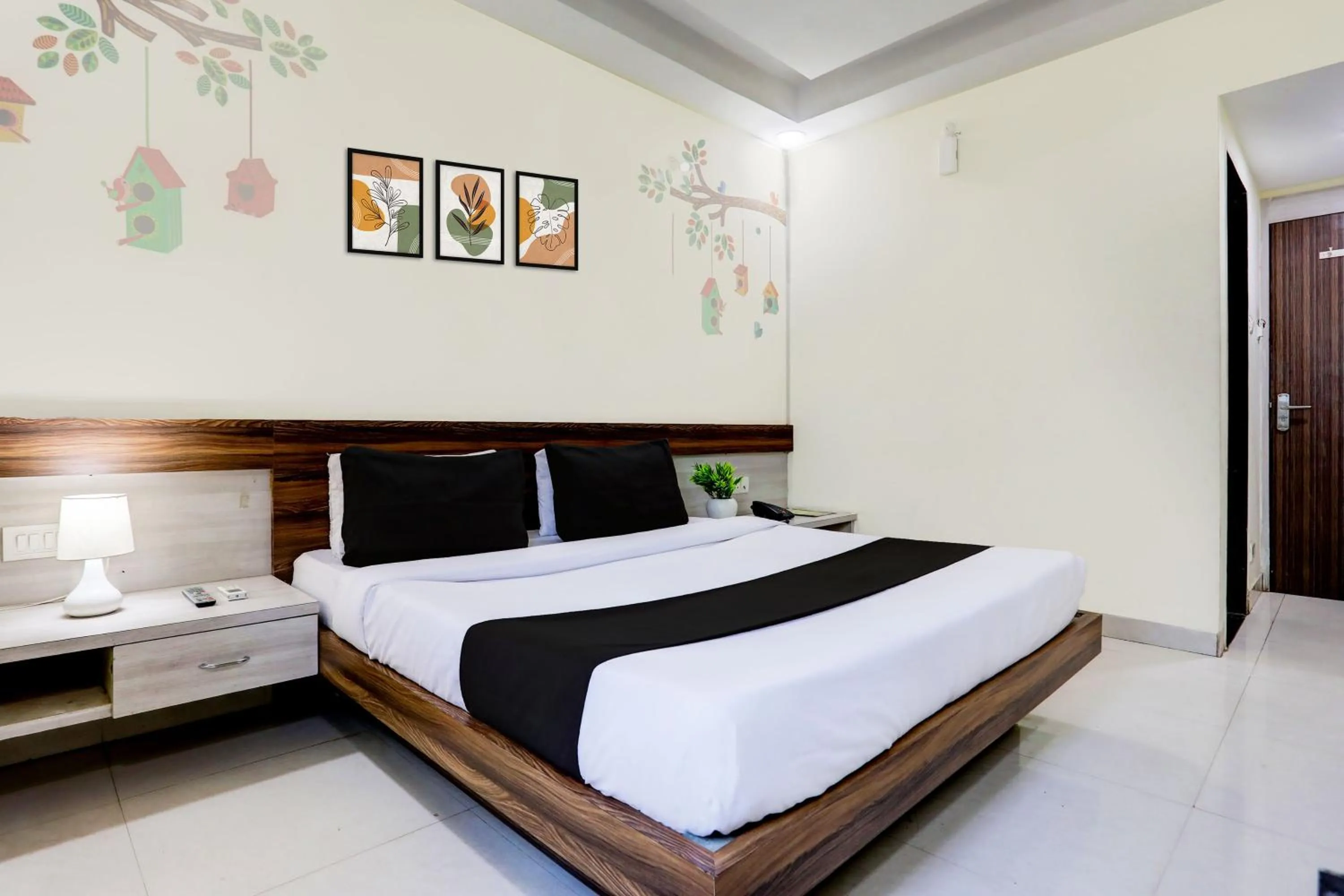 Bedroom, Bed in Townhouse Hoshangabad Road Near Aashima Mall