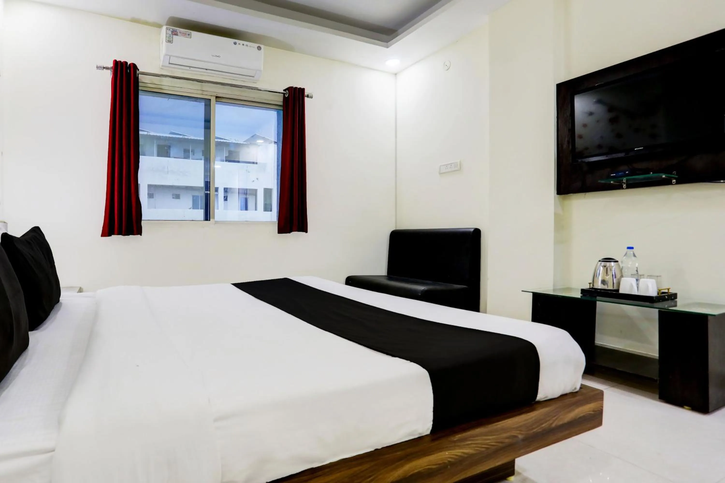 Bedroom, Bed in Townhouse Hoshangabad Road Near Aashima Mall