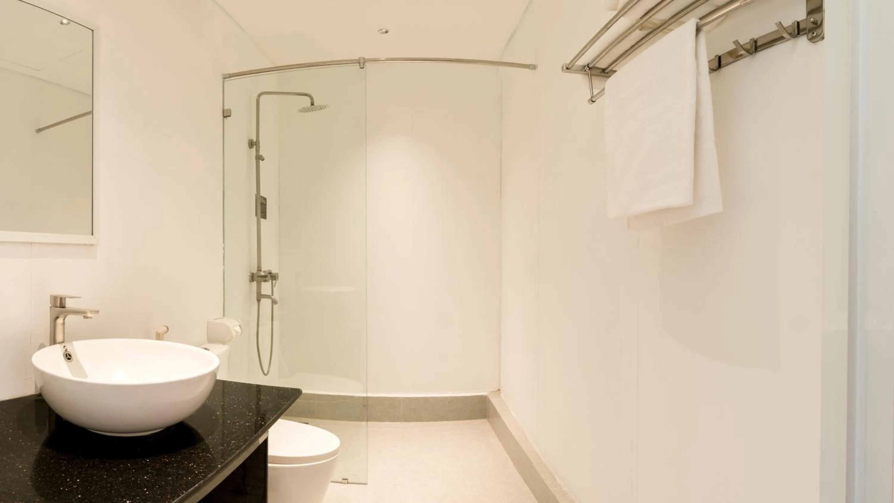 Shower in Le Huynh Mui Ne Hotel