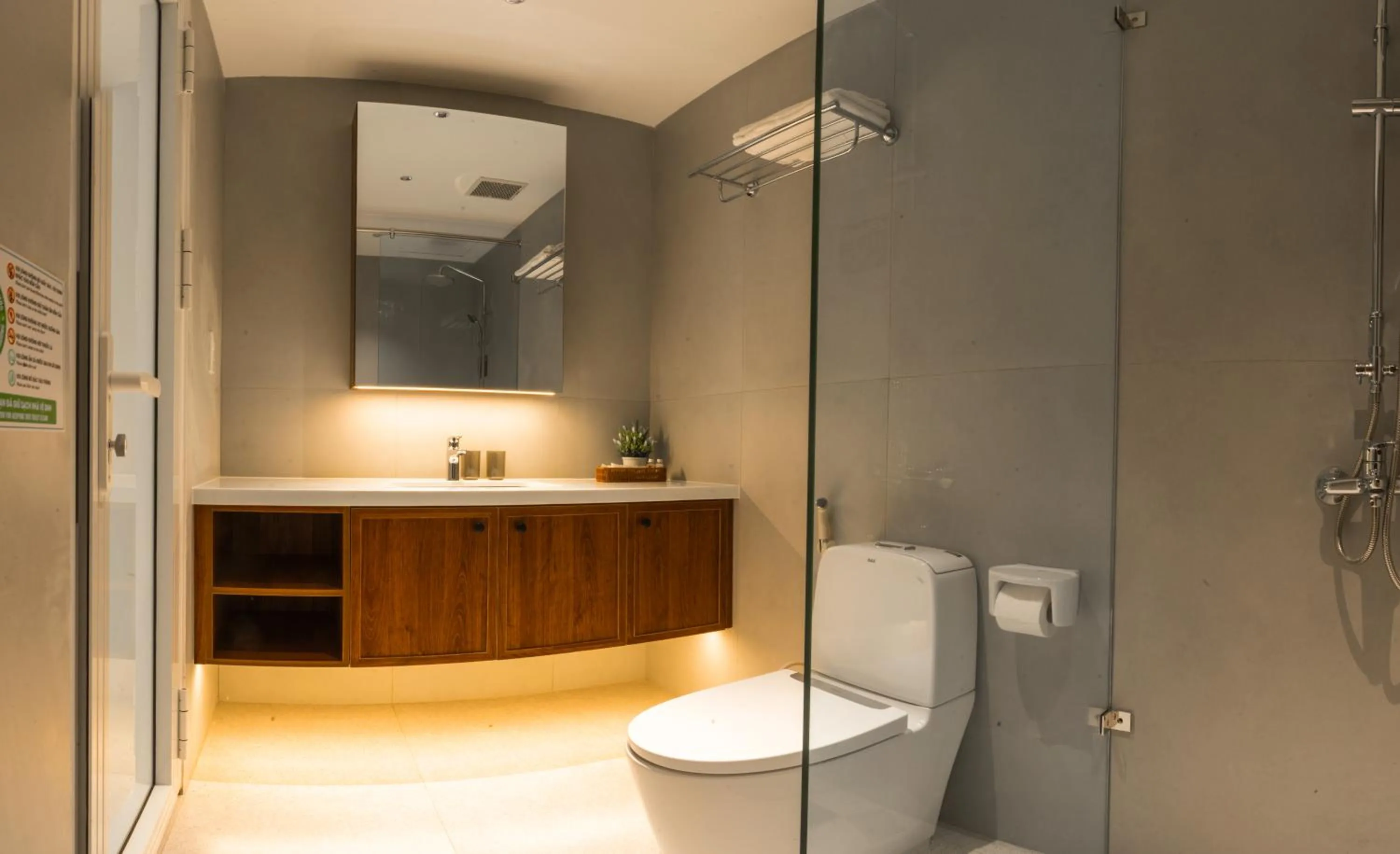 Shower in Le Huynh Mui Ne Hotel