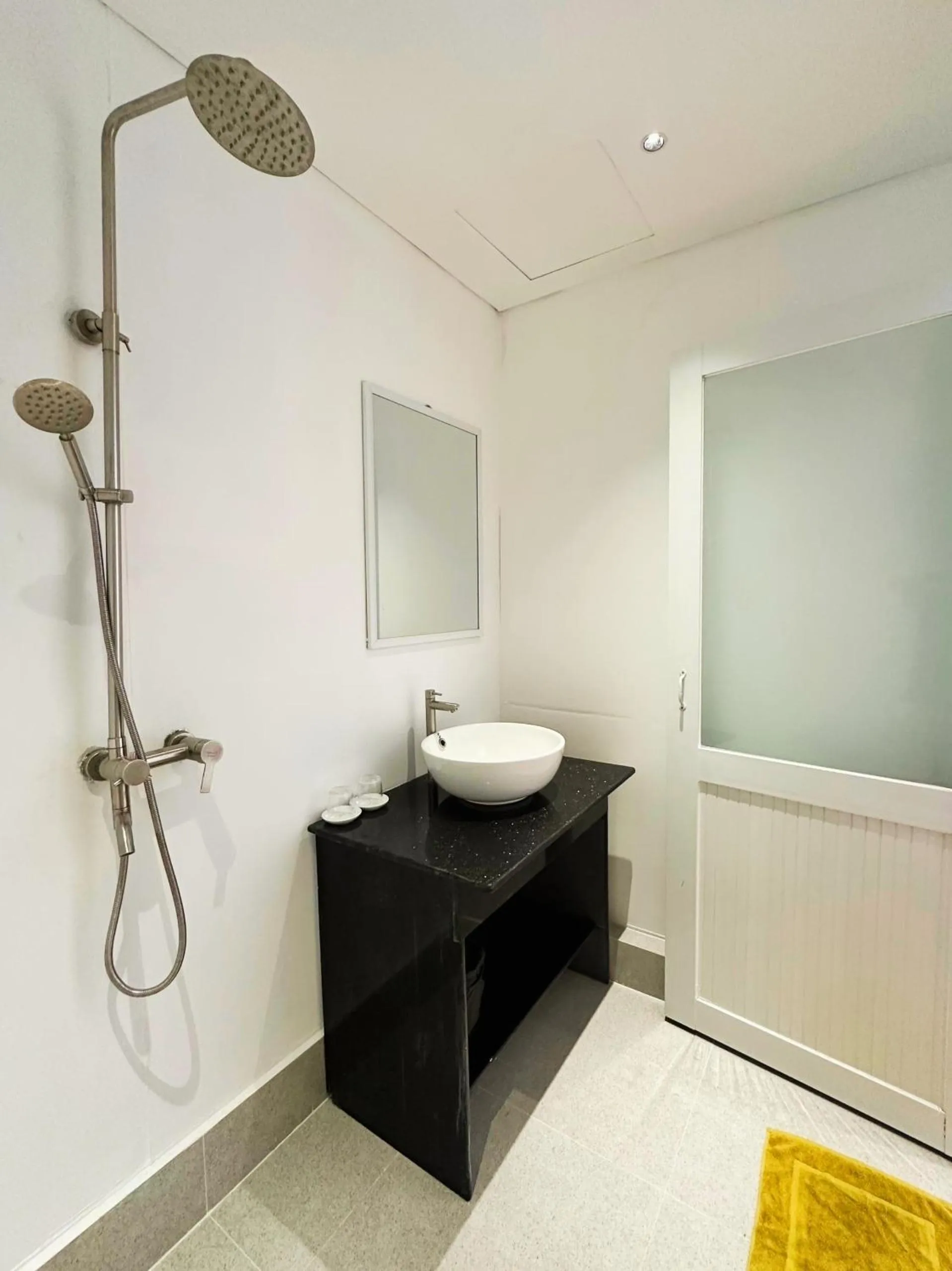 Toilet in Le Huynh Mui Ne Hotel