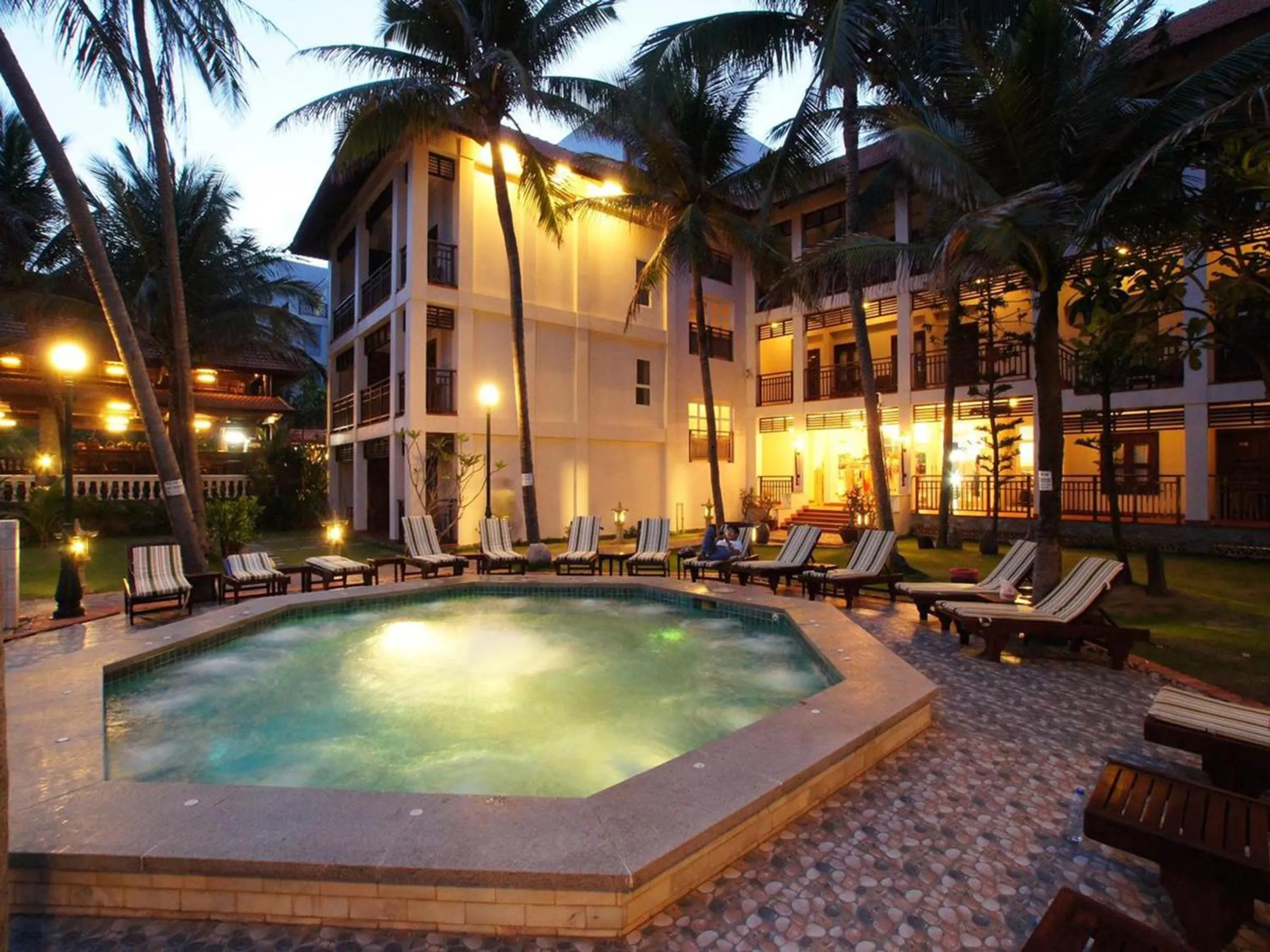 Hot Tub in Le Huynh Mui Ne Hotel