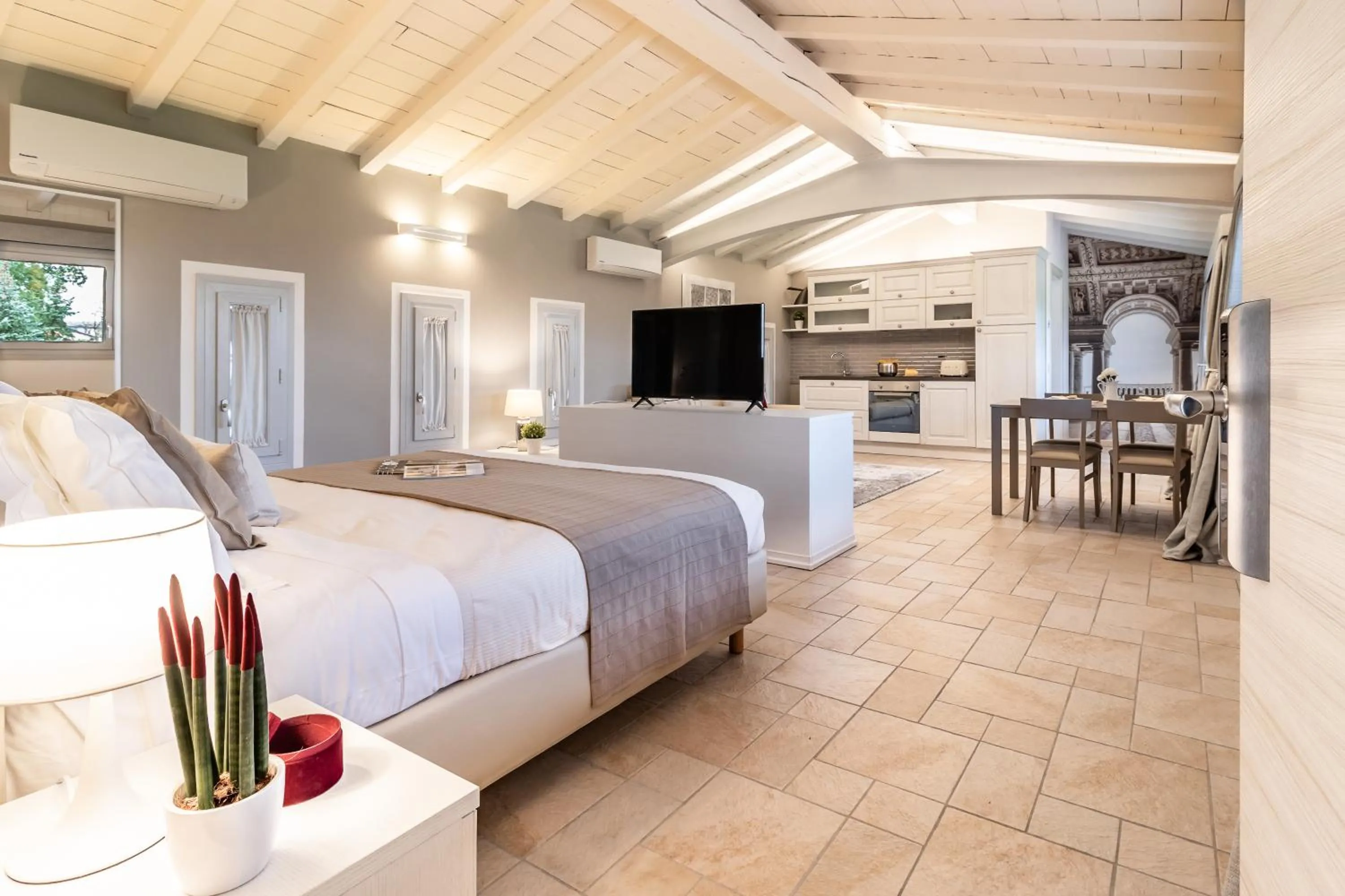 Photo of the whole room, Bed in Monteborre