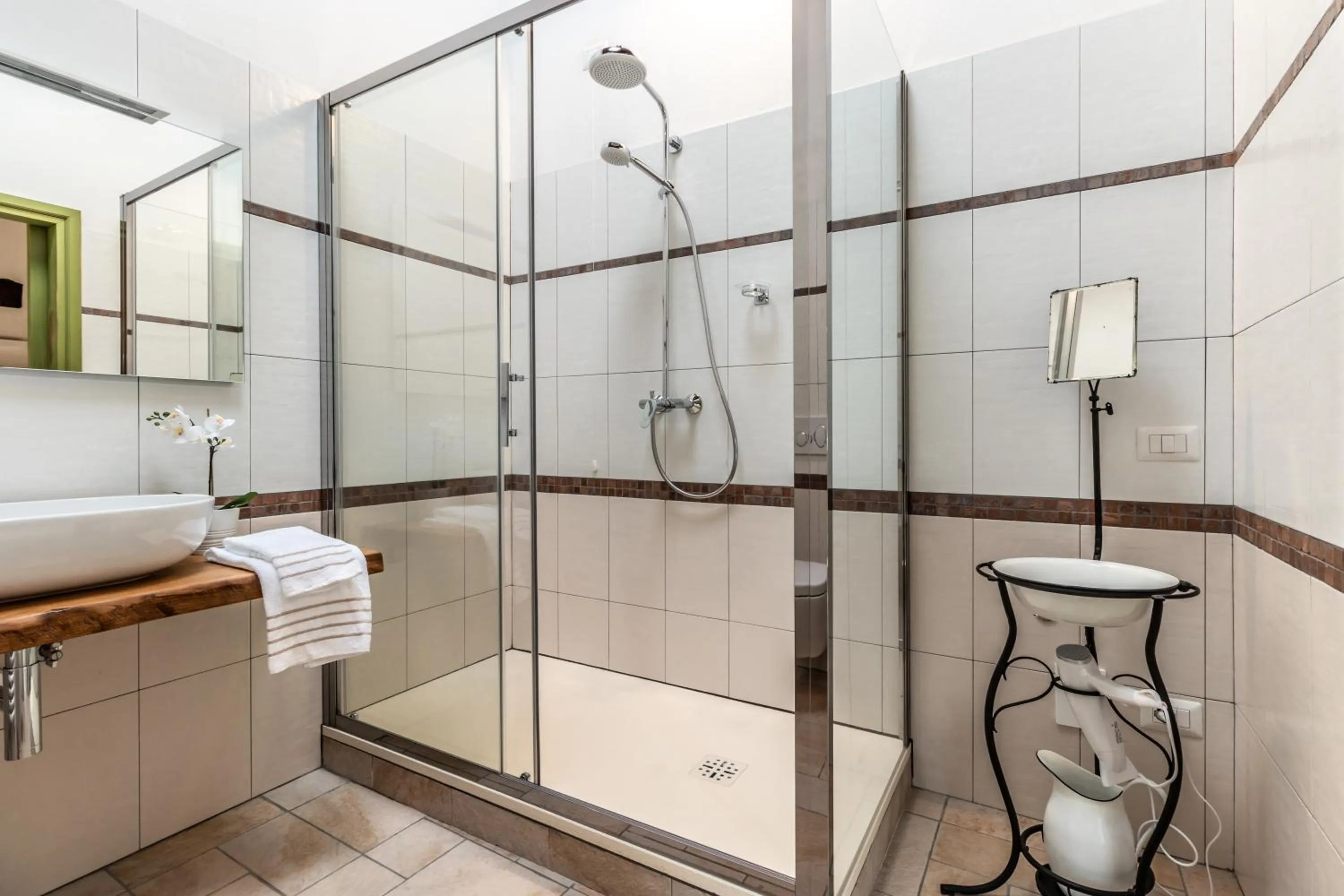 Shower in Monteborre