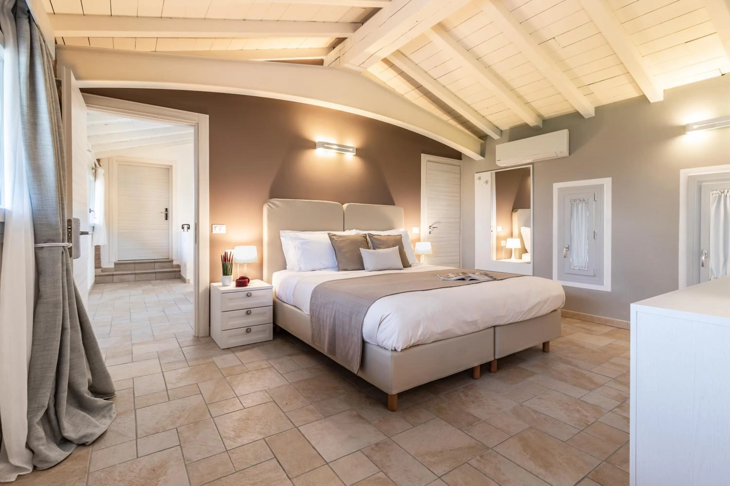 Bedroom, Bed in Monteborre