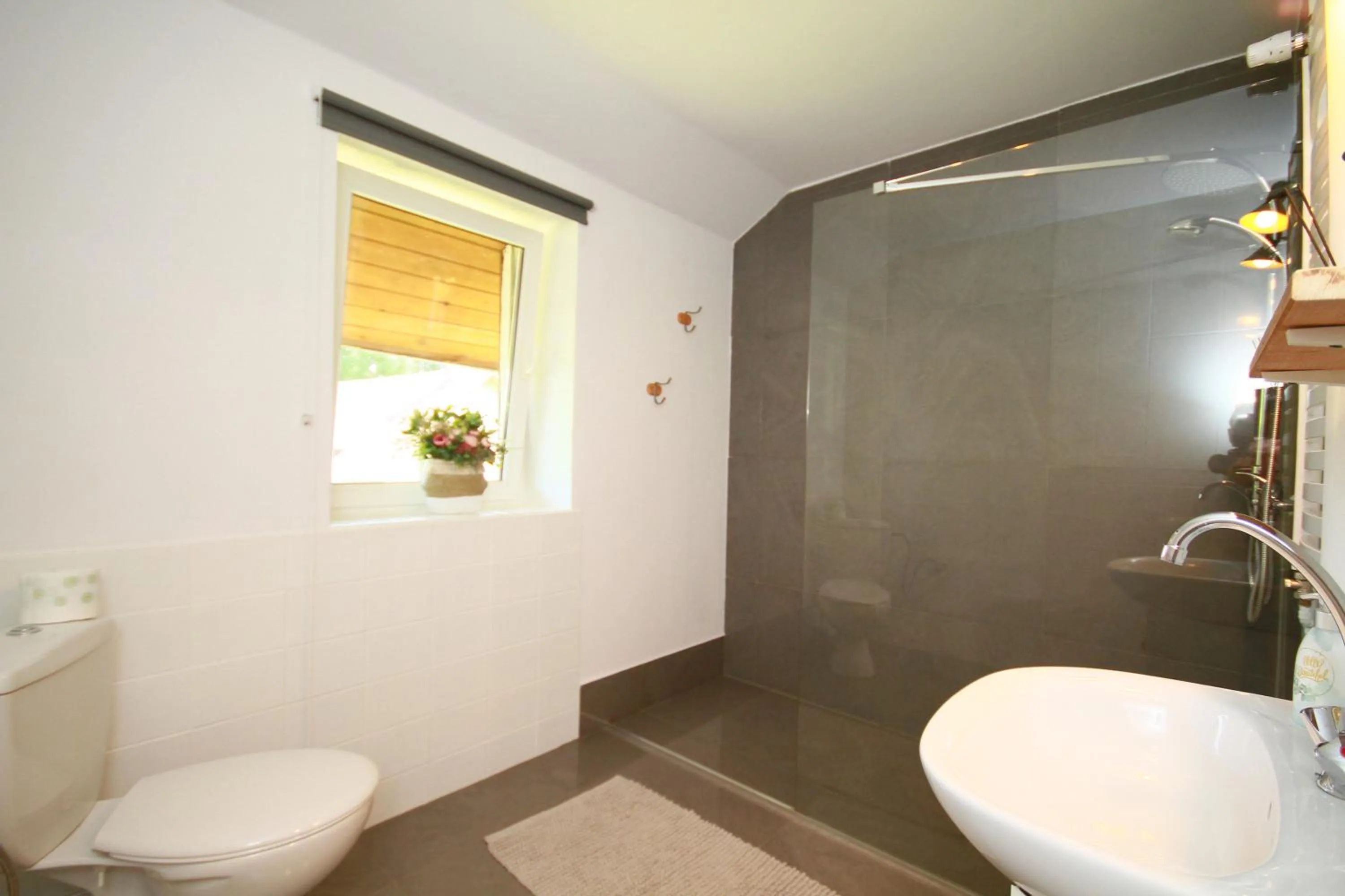 Bathroom in Białowieska Leśniczówka "U Jasia i Małgosi"