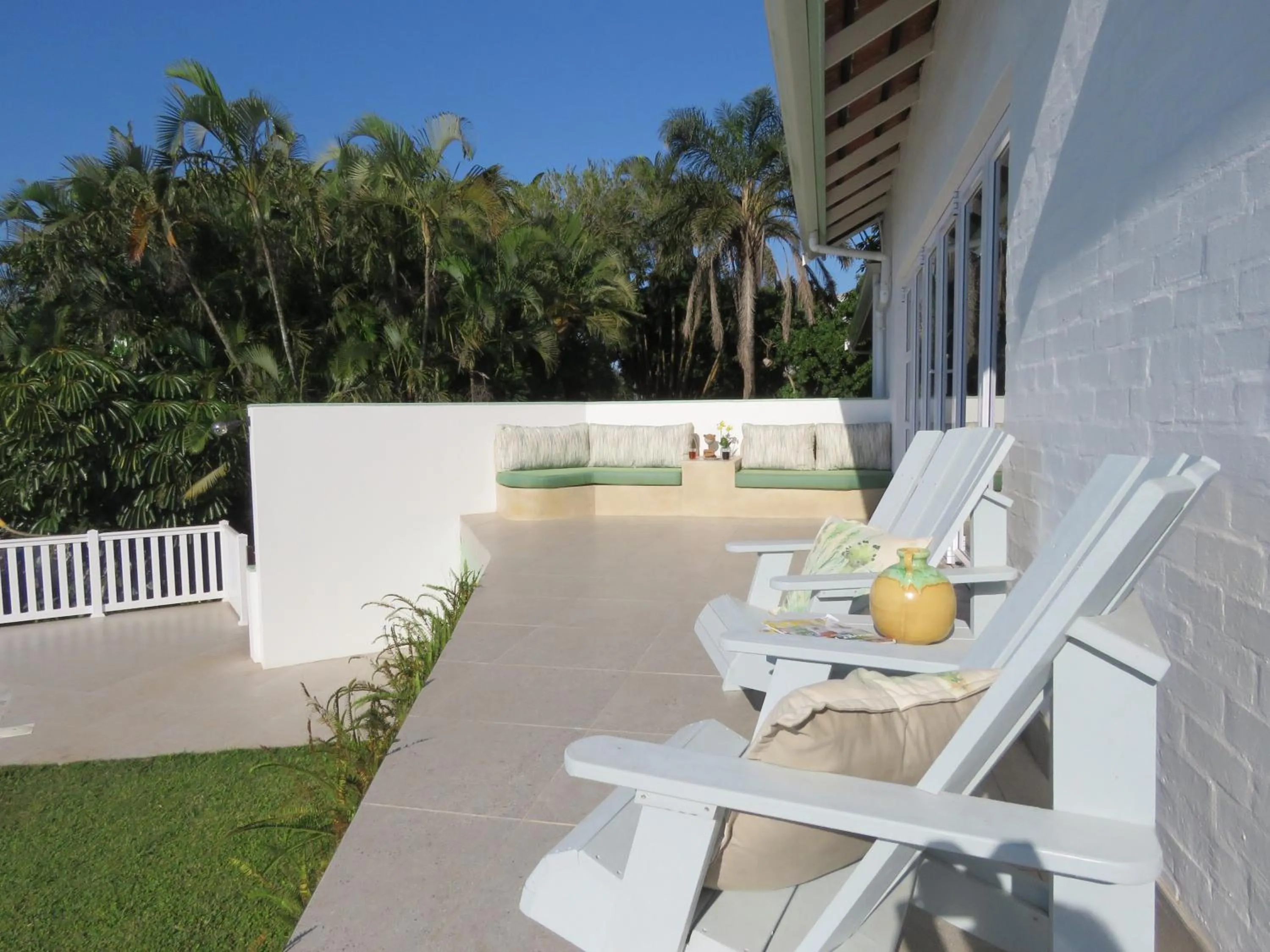 Property building in Bare Feet Retreat B&B