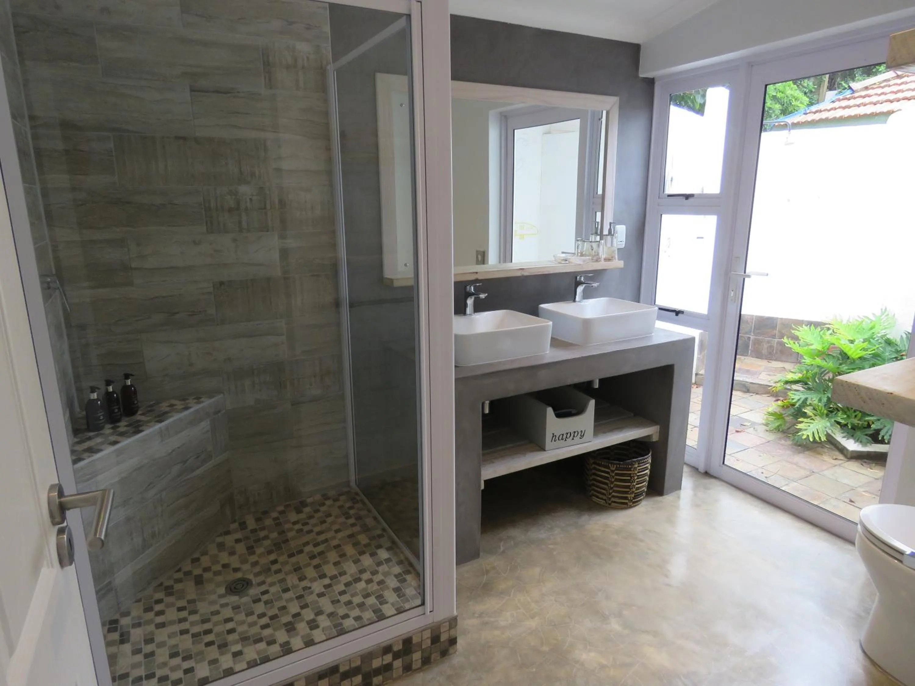 Shower in Bare Feet Retreat B&B