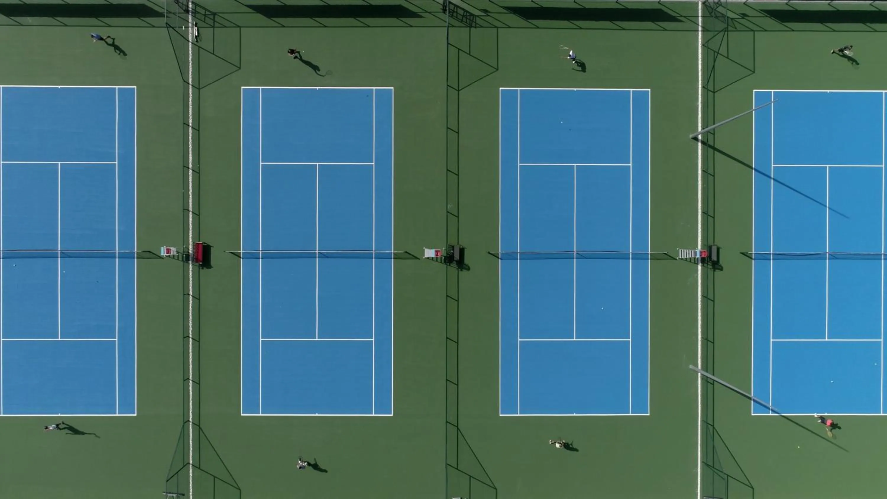 Tennis court in Lopota Lake Resort & Spa