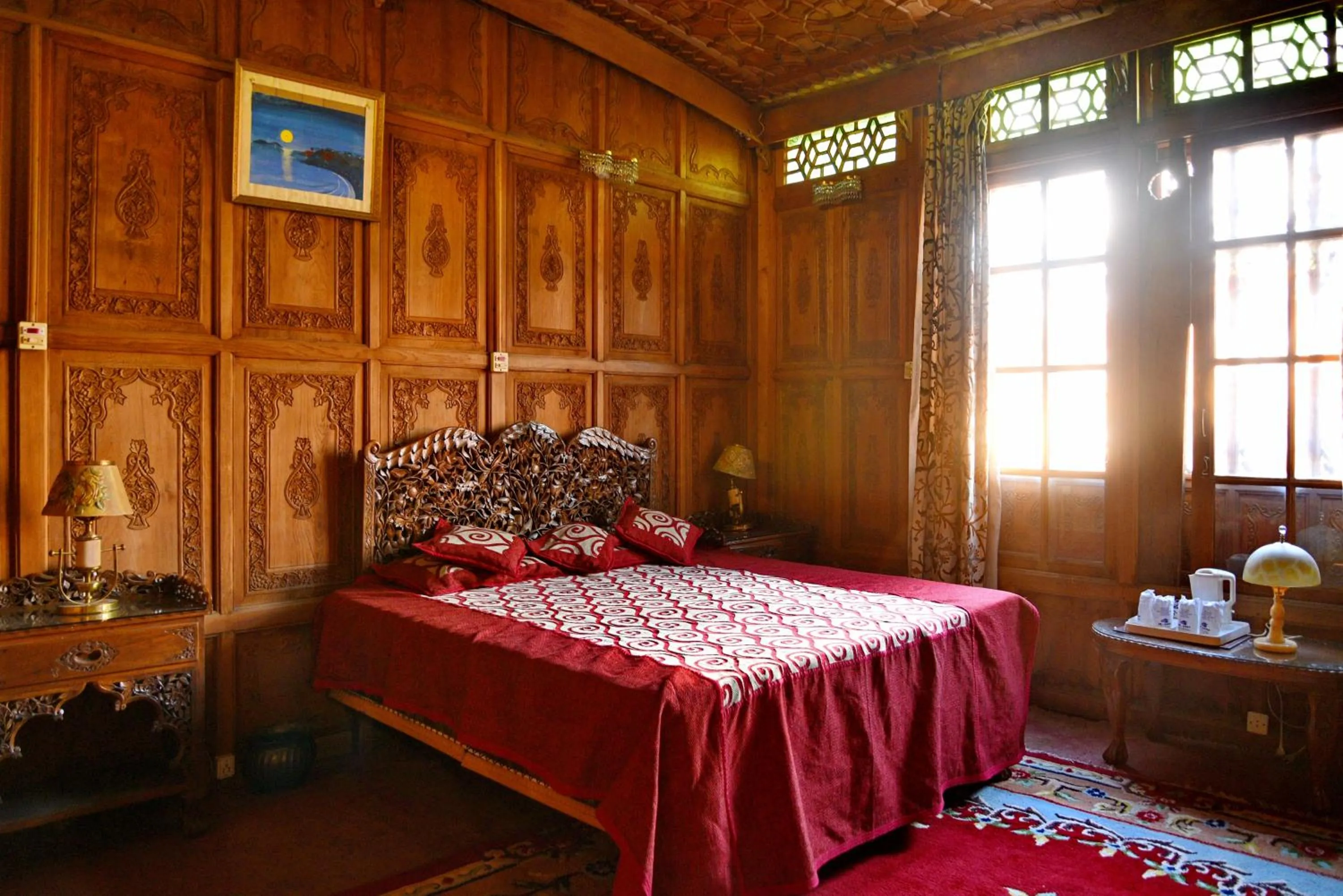 Bedroom in De Laila House Boat by Sterling