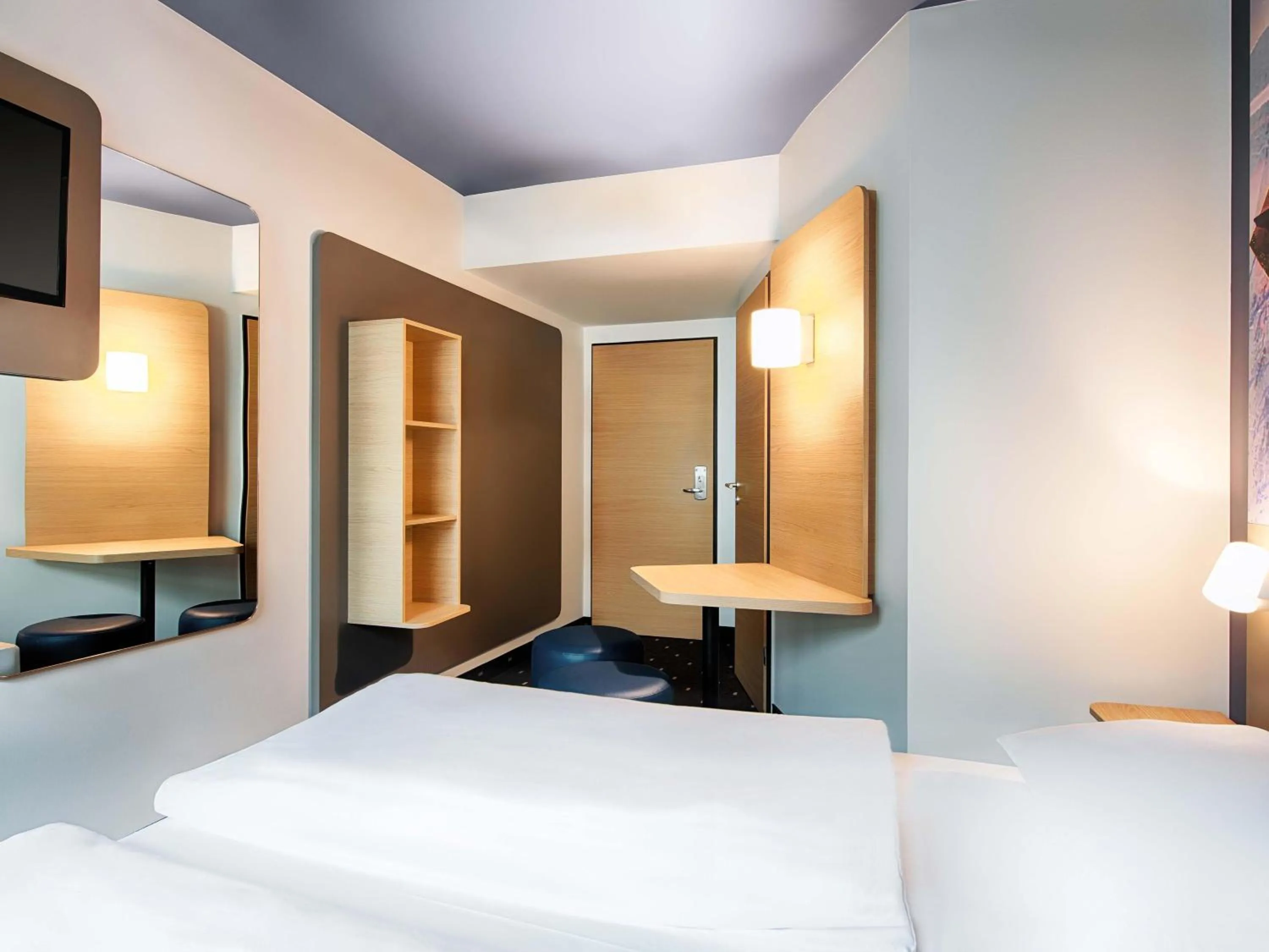 Photo of the whole room, Bed in B&B Hotel Kaiserslautern