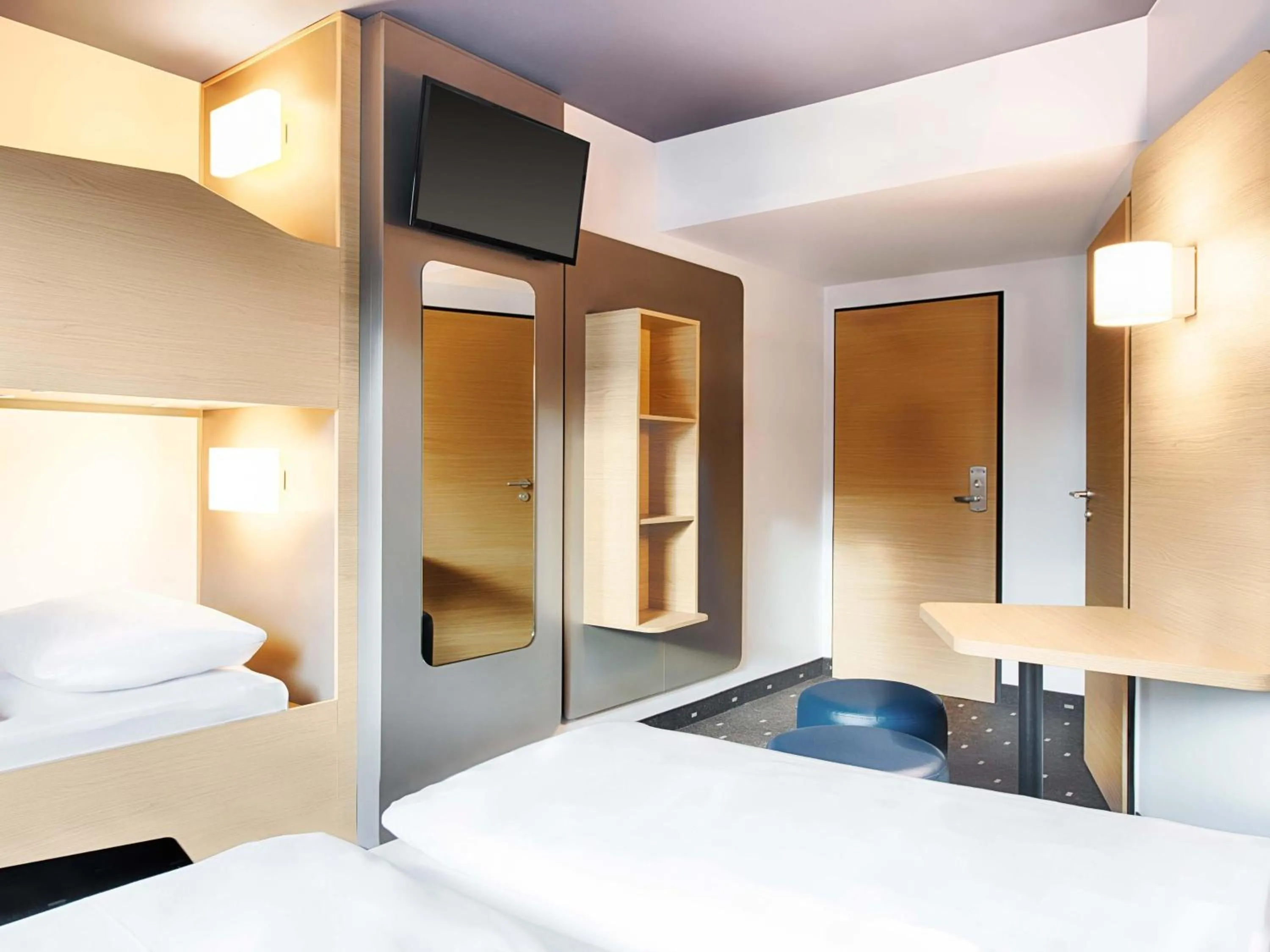 Photo of the whole room, Bed in B&B Hotel Kaiserslautern