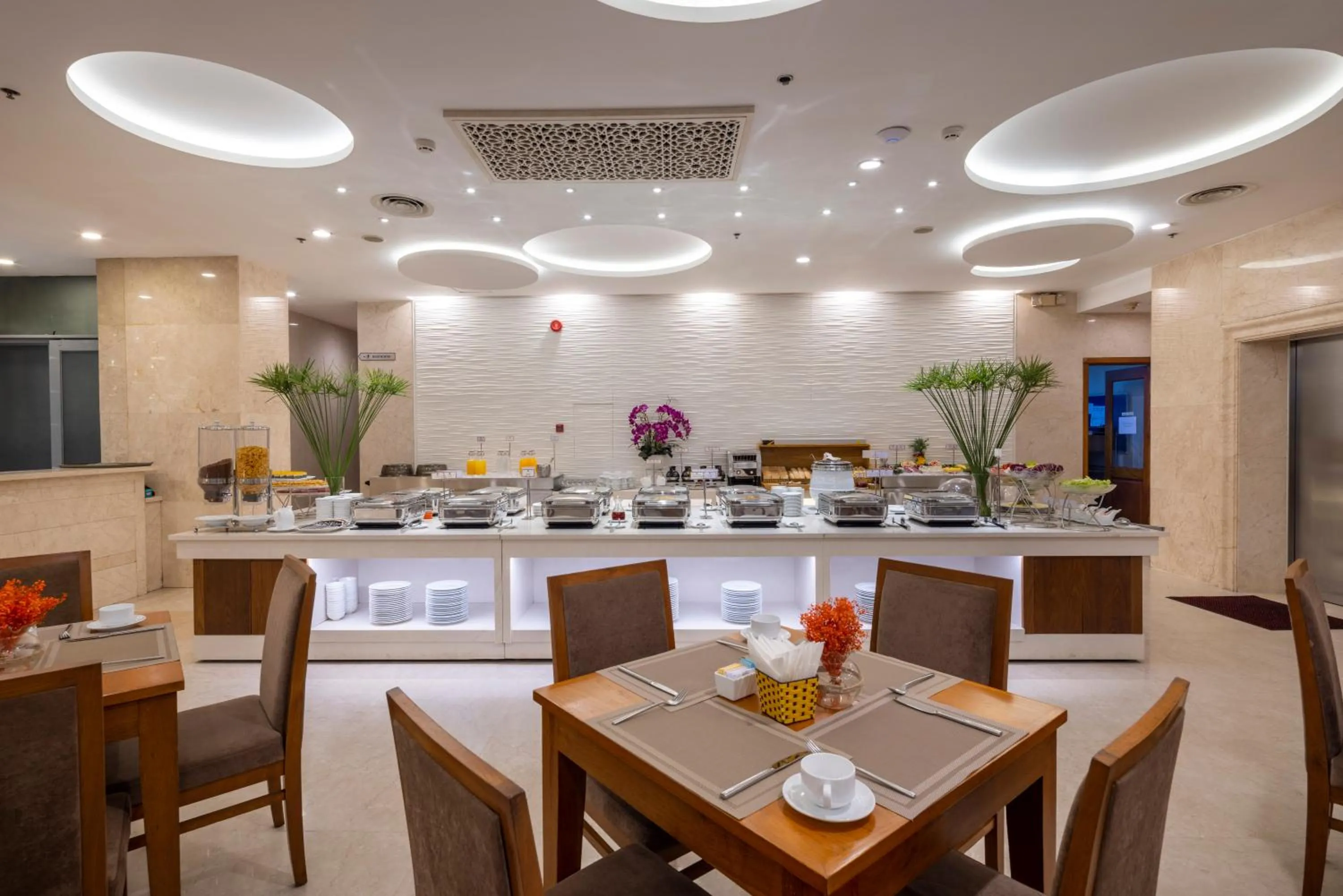 Restaurant/places to eat in Eden Star Saigon Hotel