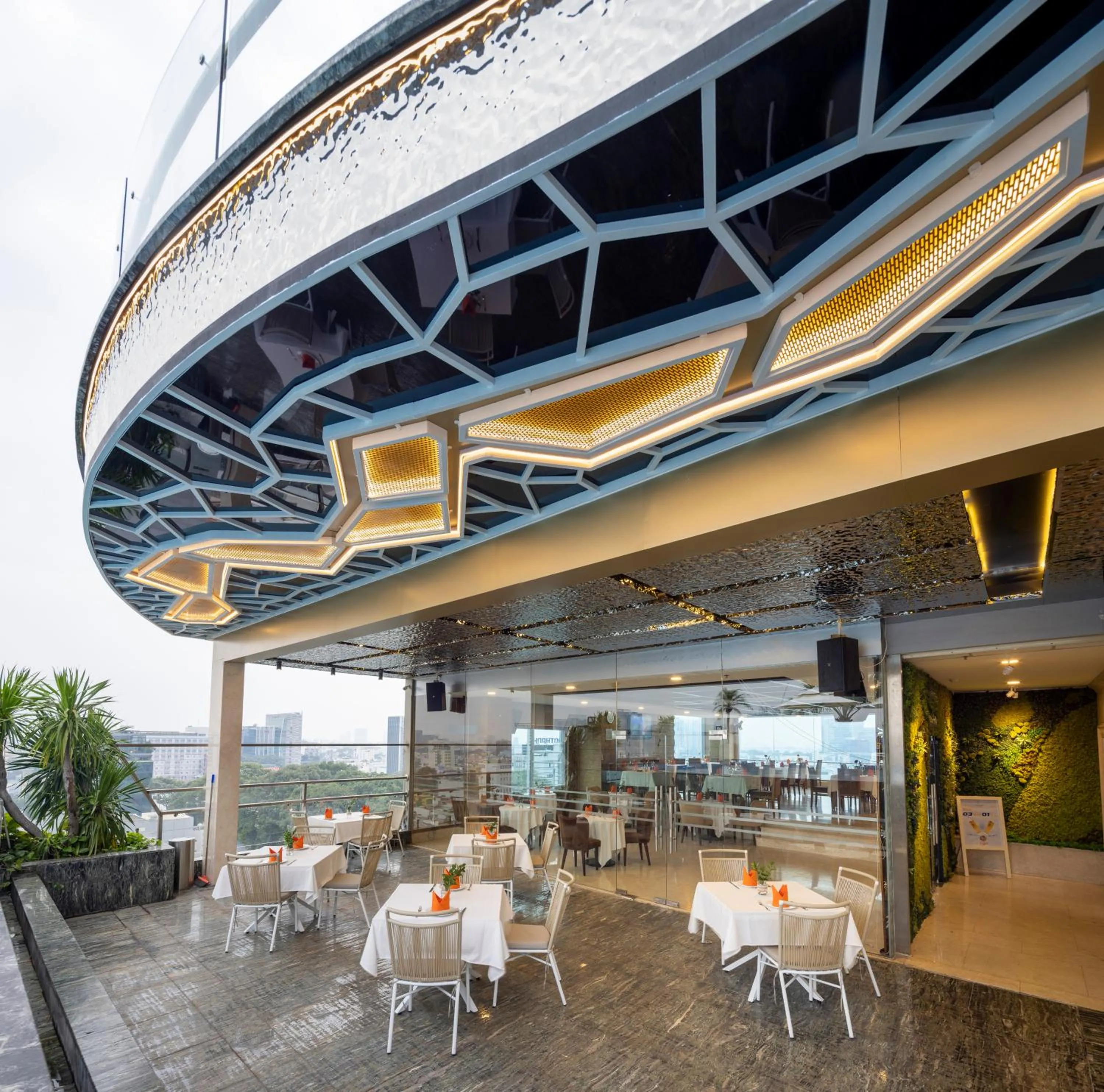 Restaurant/places to eat in Eden Star Saigon Hotel