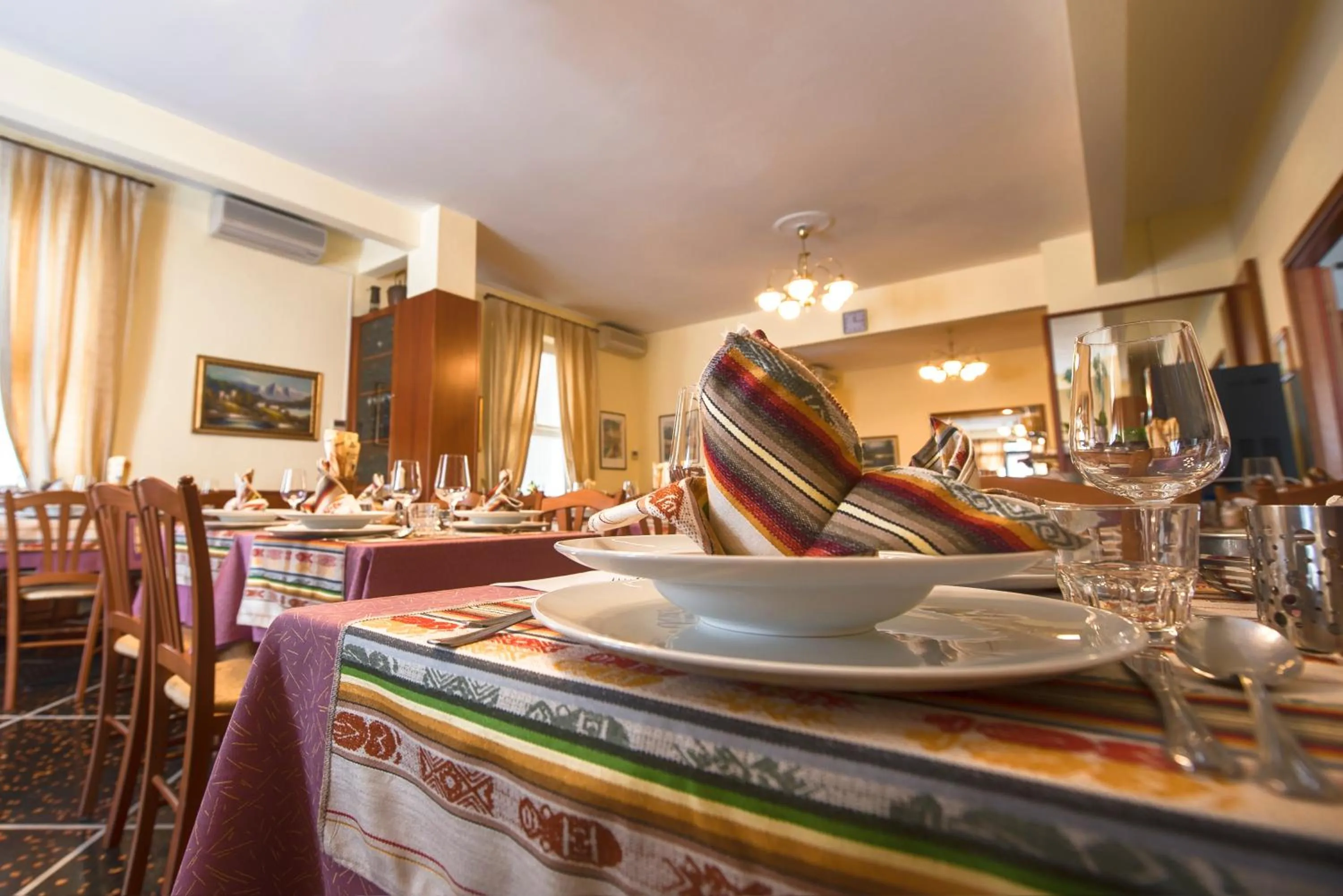 Restaurant/places to eat in Hotel Bristol