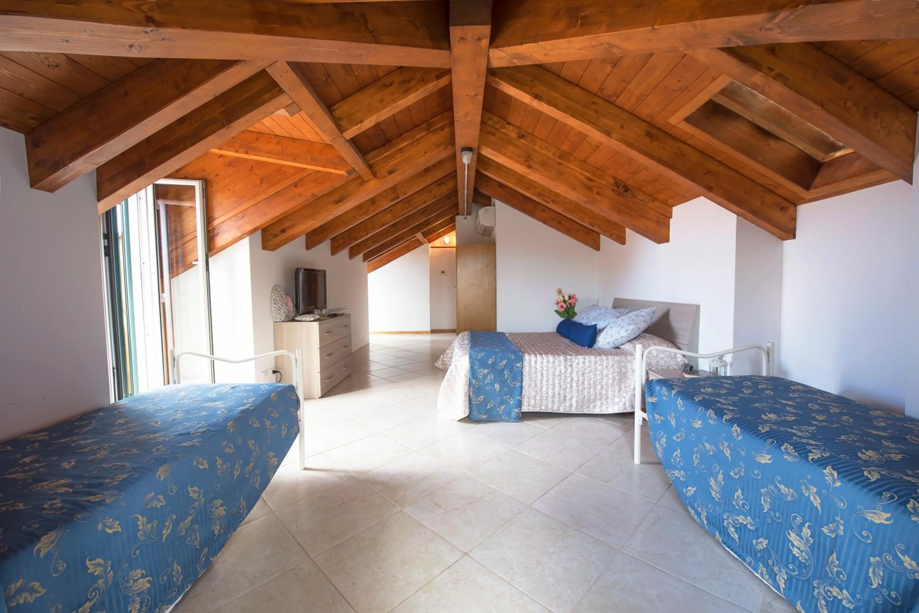 Day, Bed in Hotel Bristol