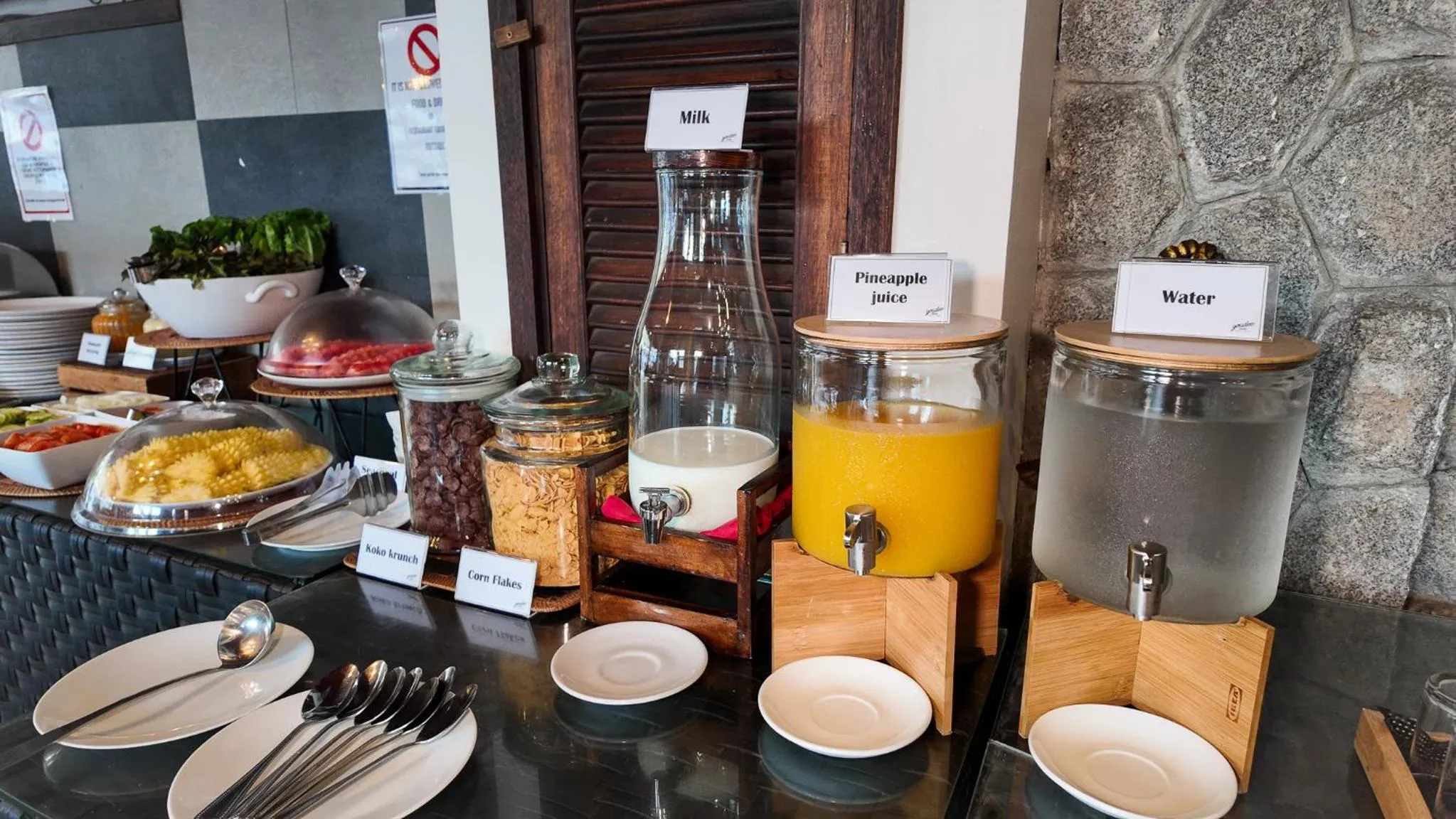 Breakfast in YouDee Hotel Patong - formerly Meir Jarr Hotel Patong