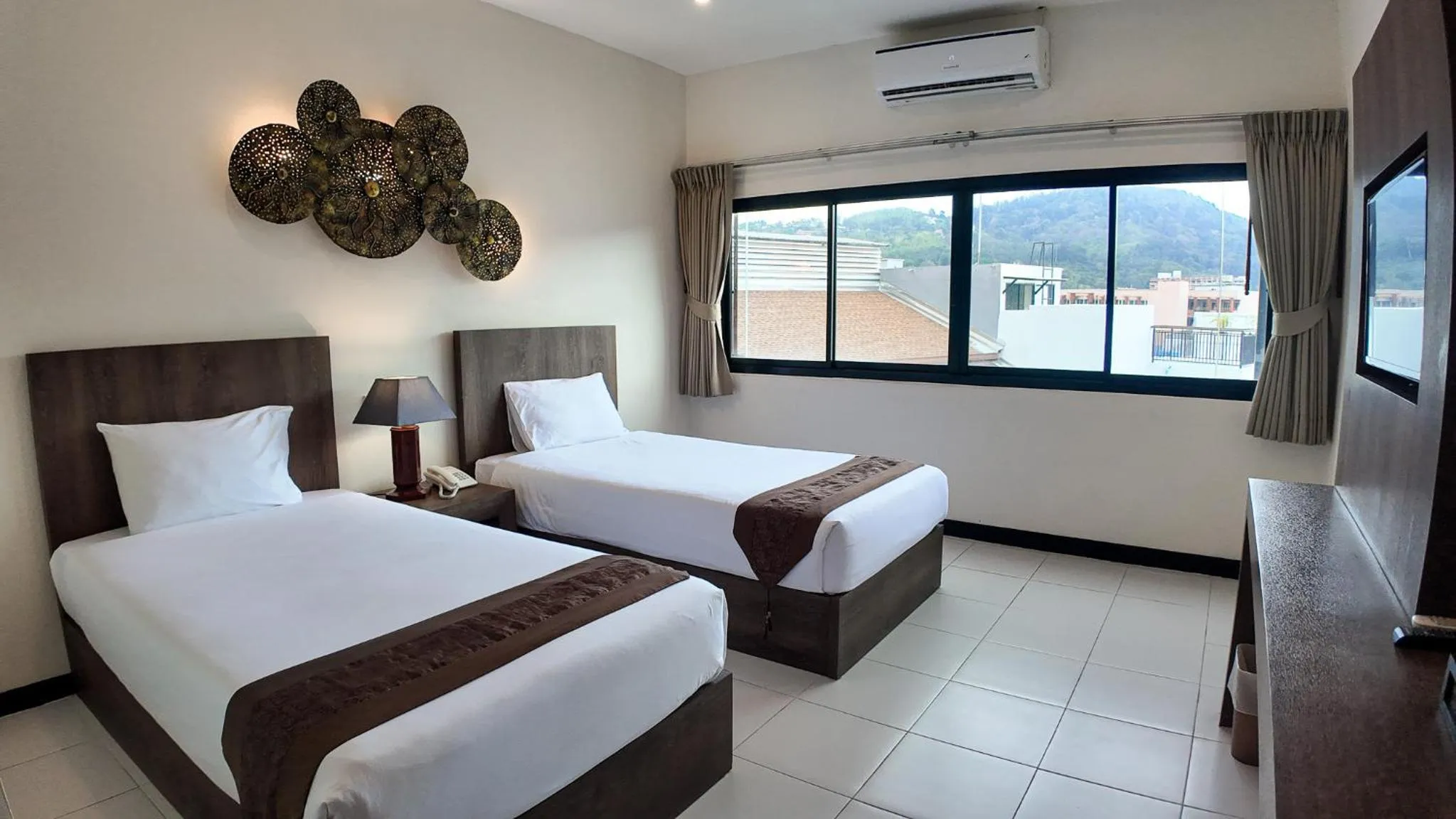 Bed in YouDee Hotel Patong - formerly Meir Jarr Hotel Patong