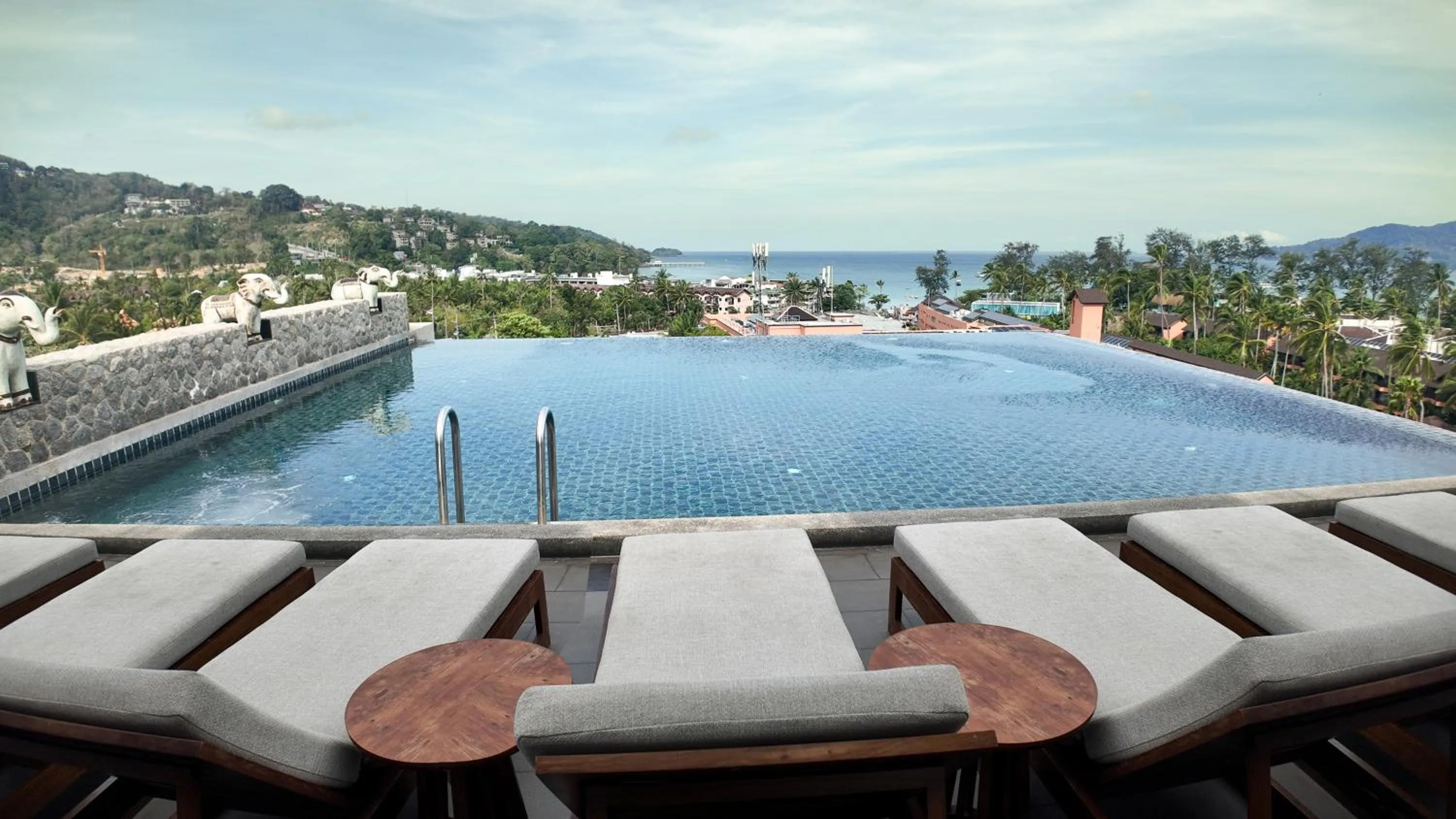 Mountain view in YouDee Hotel Patong - formerly Meir Jarr Hotel Patong