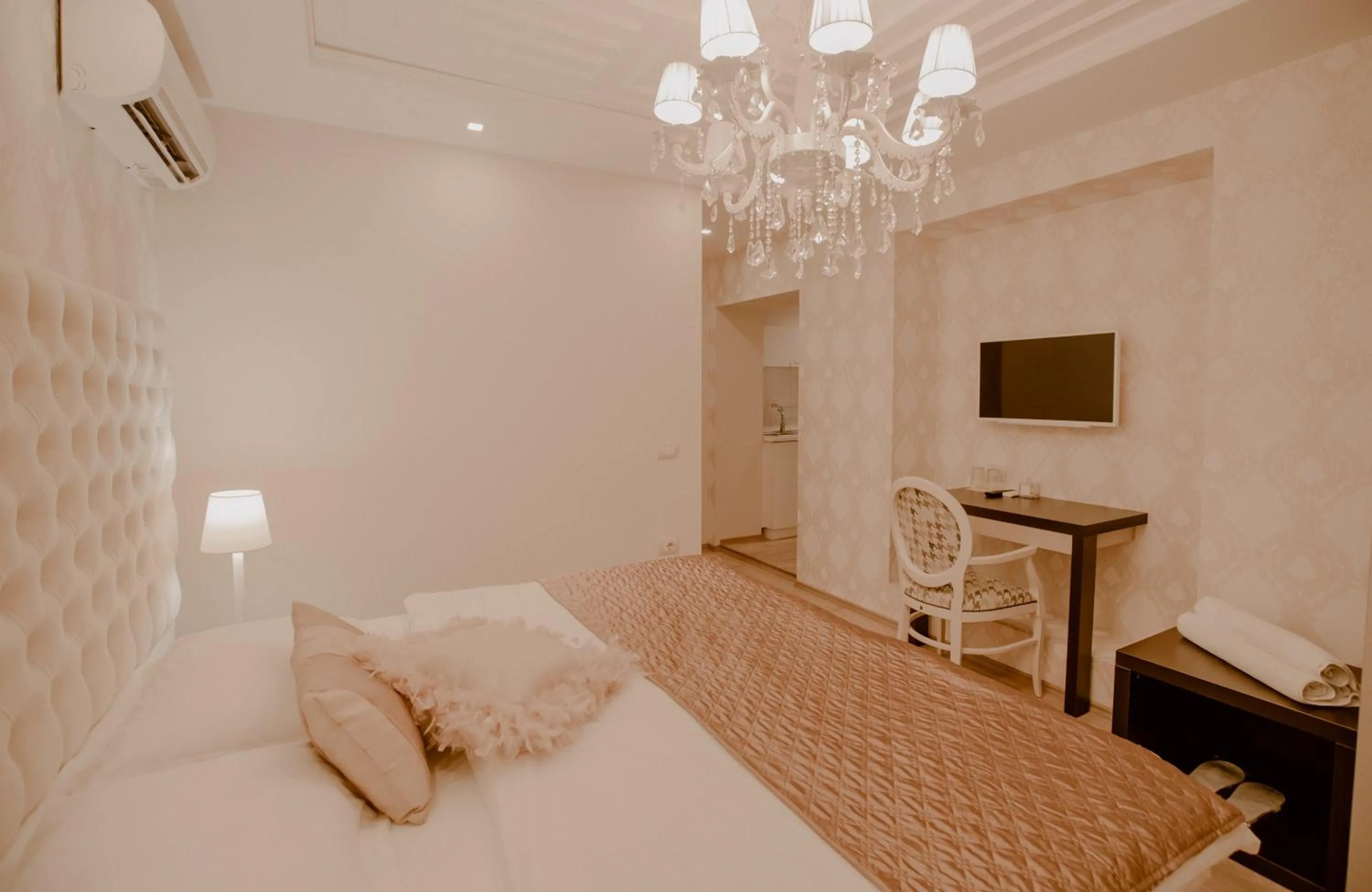 Bed in Green House Hotel & Restaurant