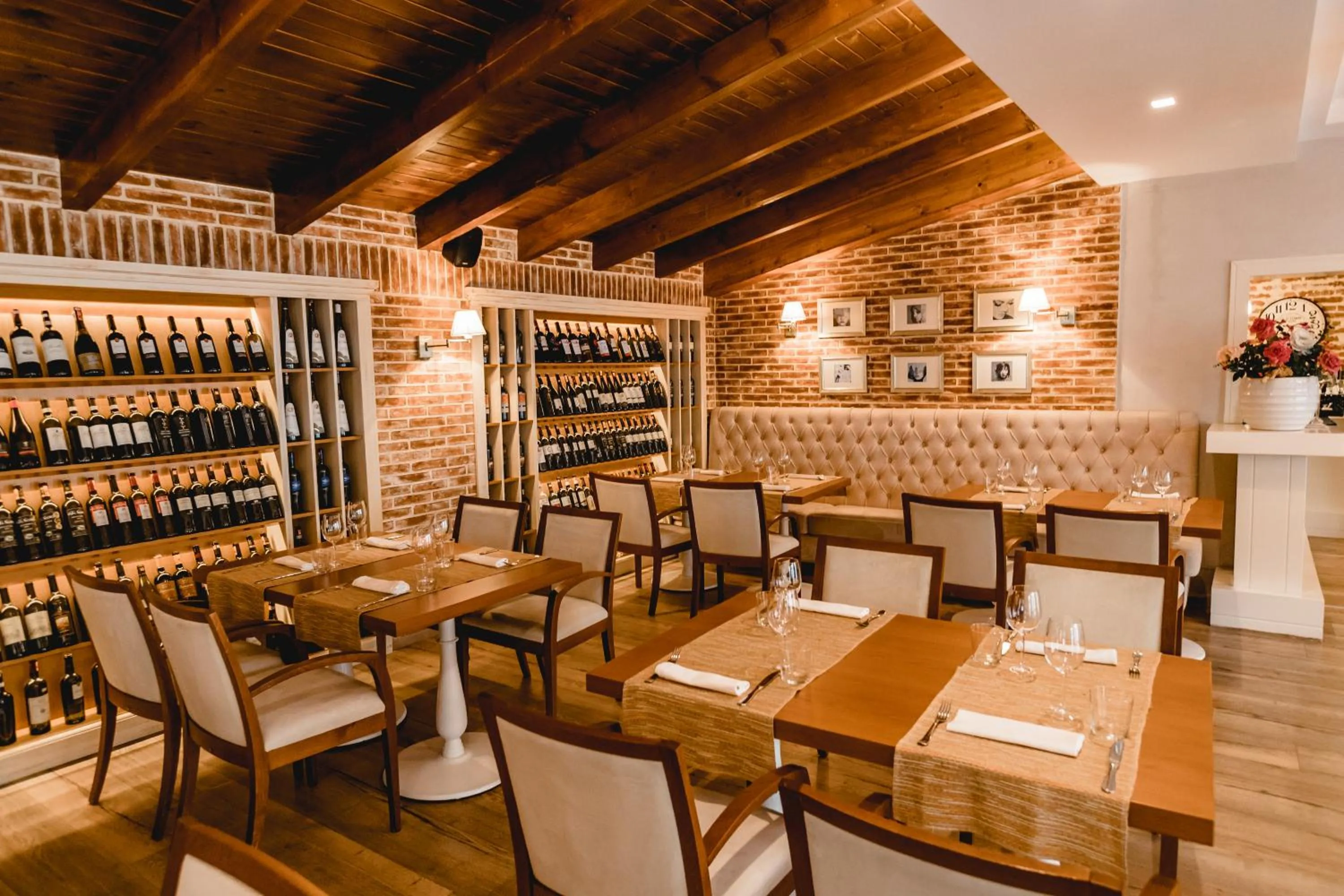 Restaurant/places to eat in Green House Hotel & Restaurant