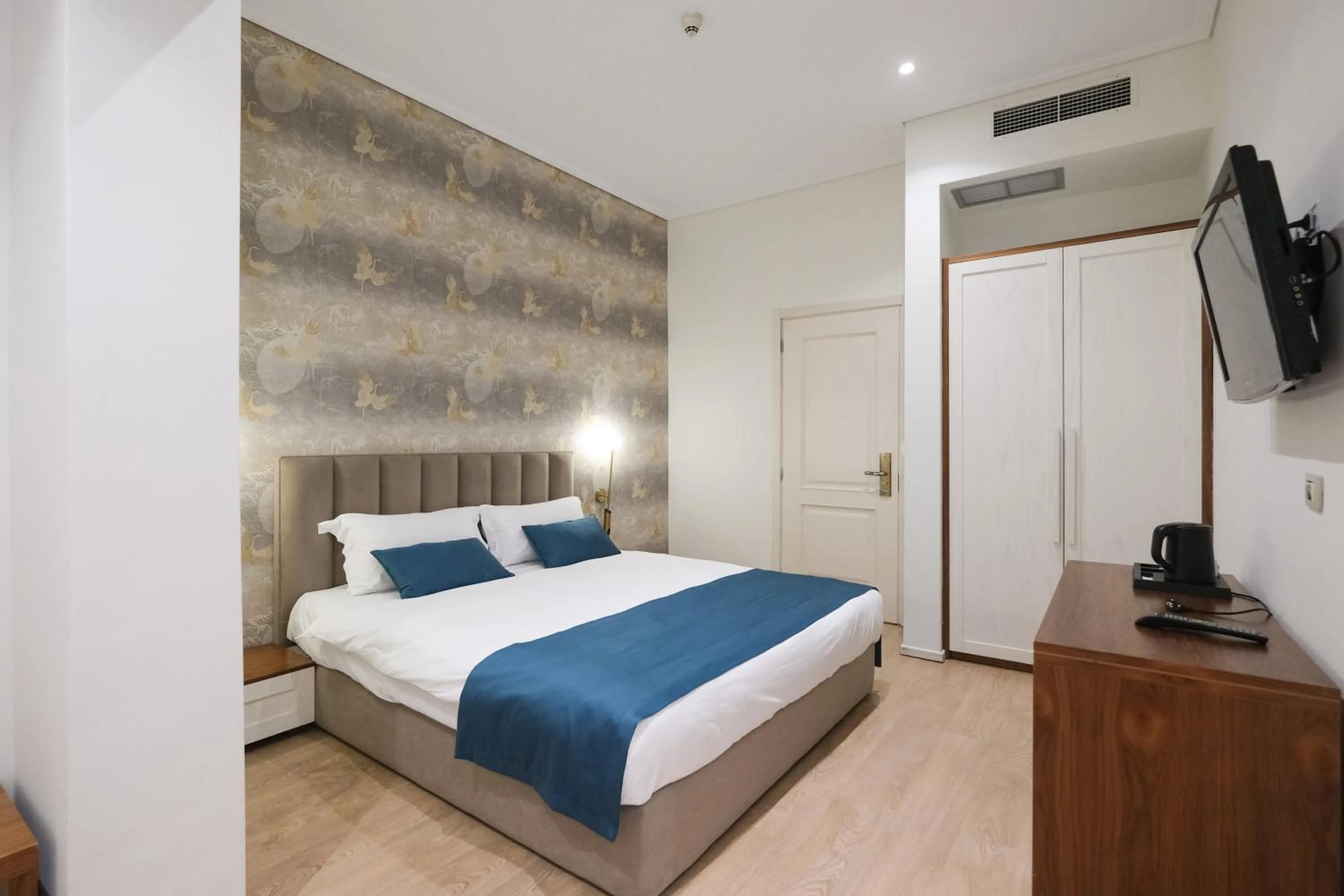 Bedroom, Bed in Golden City Hotel , Tirana