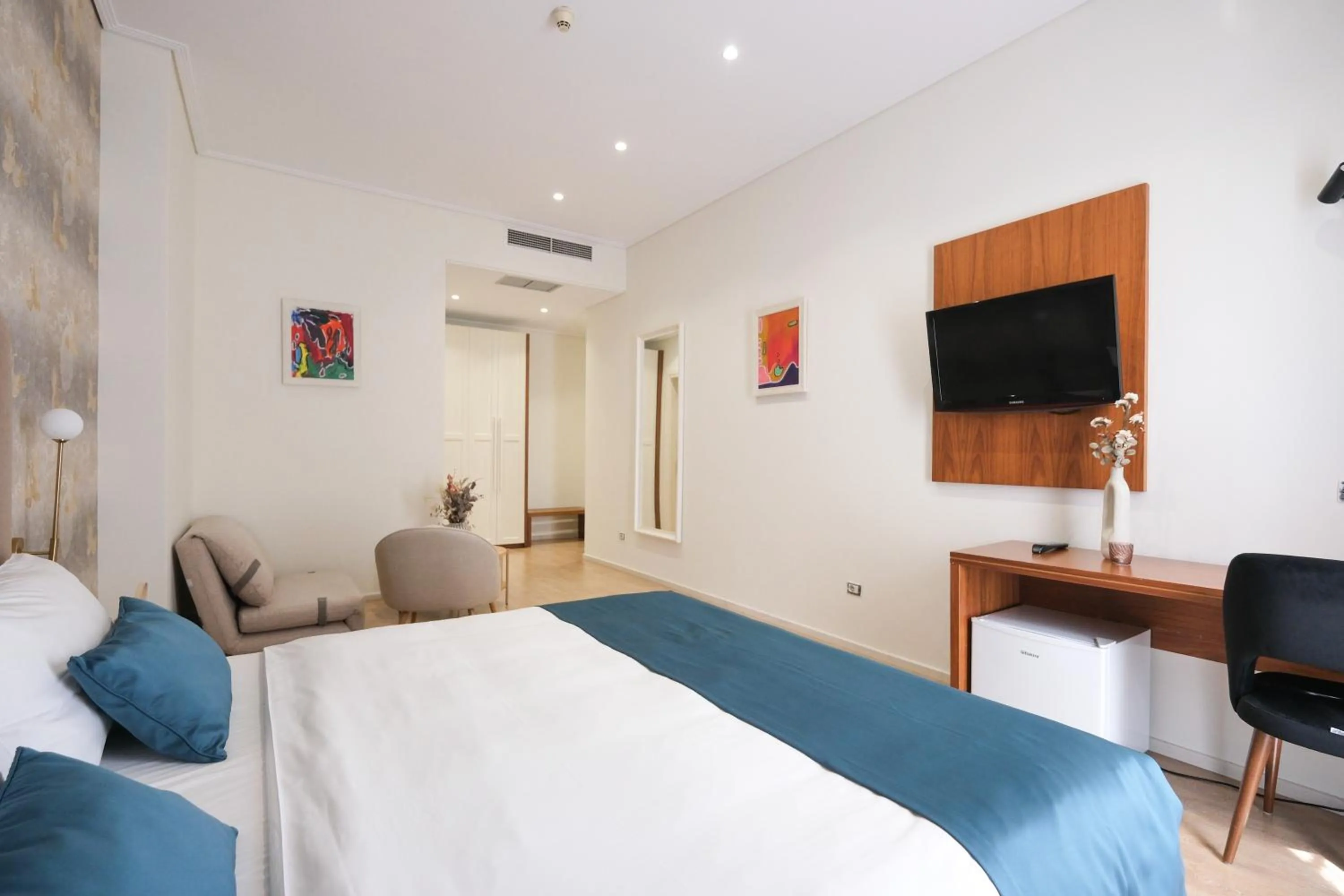 Bedroom, Bed in Golden City Hotel , Tirana