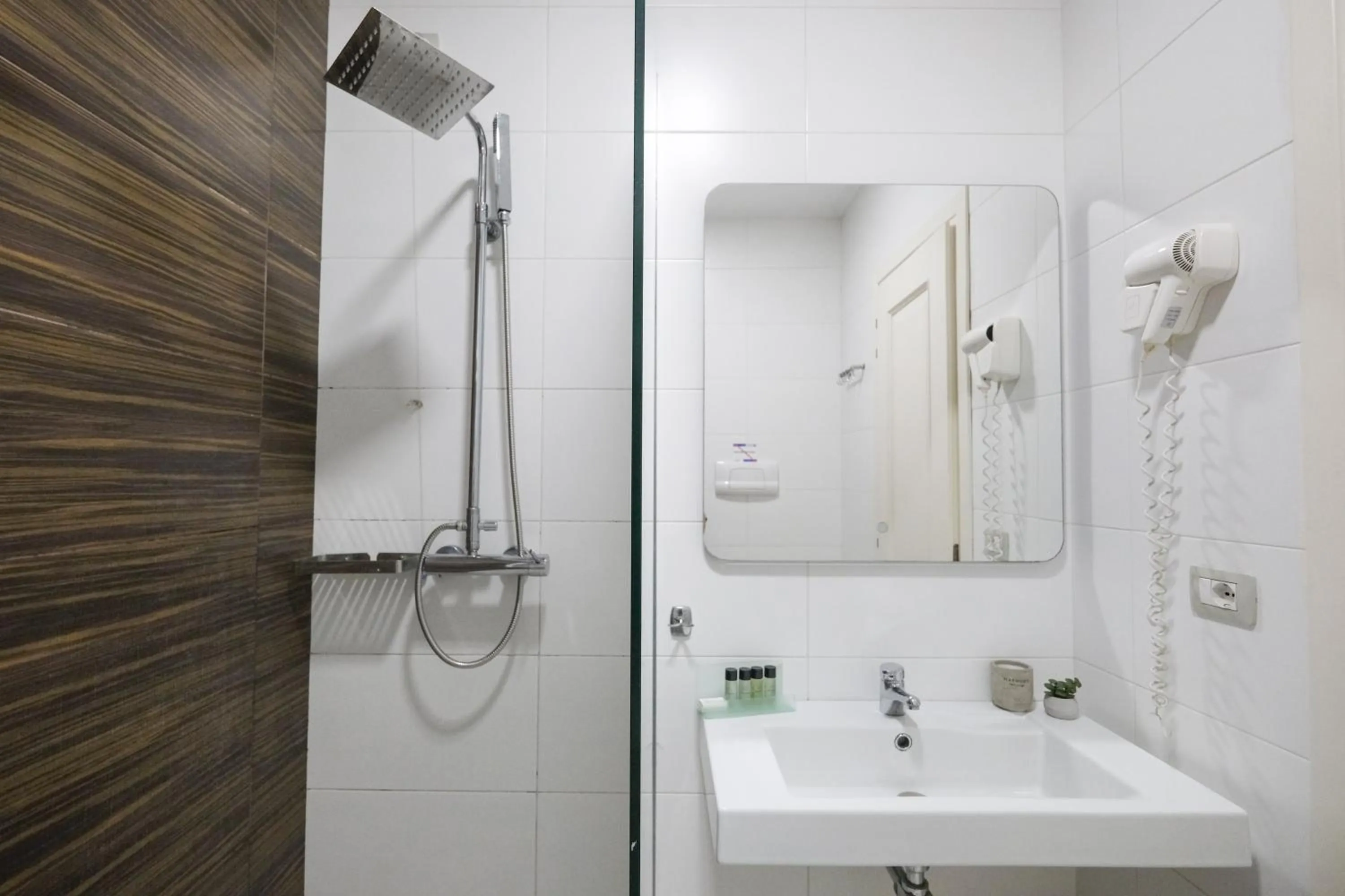 Bathroom in Golden City Hotel , Tirana