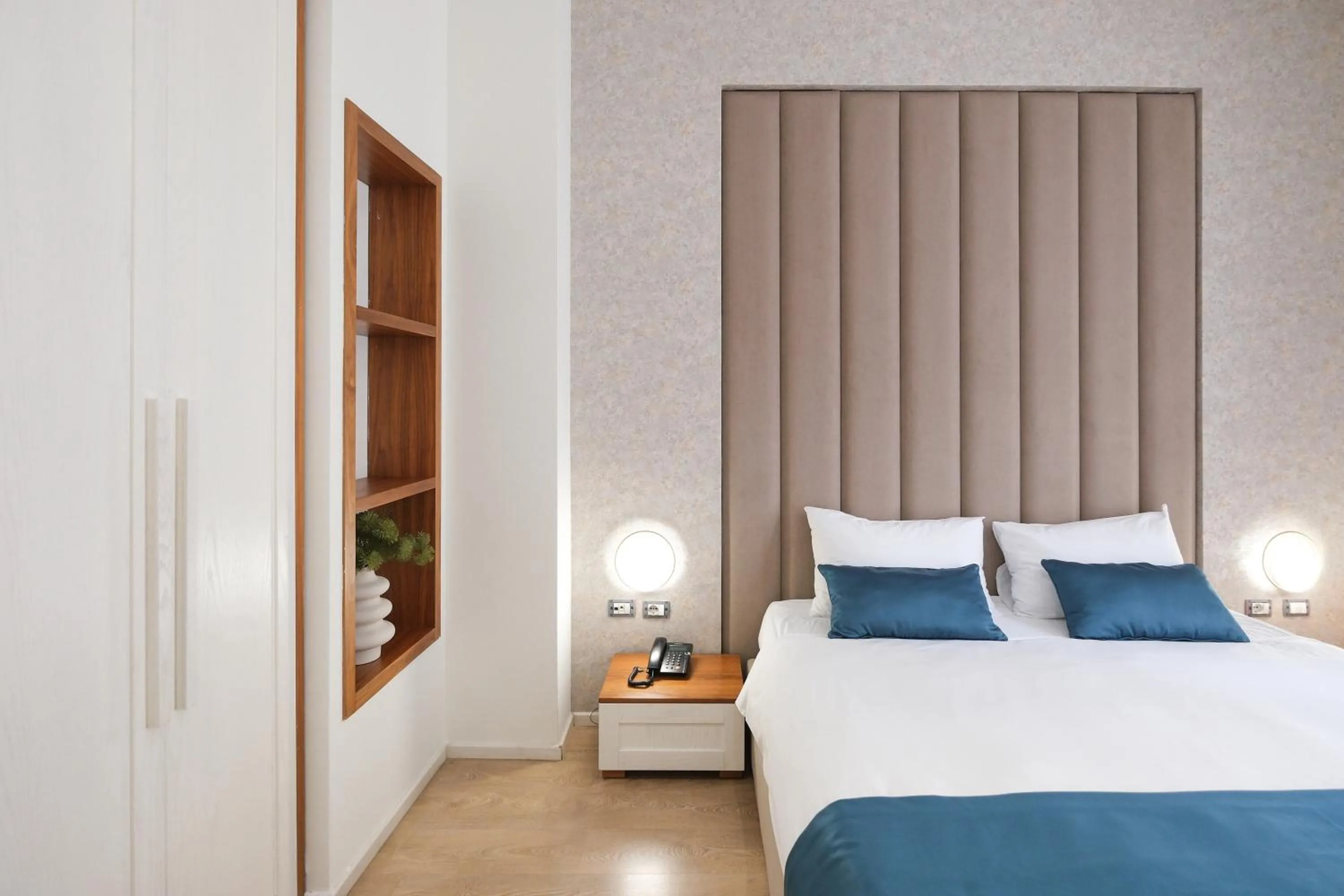 Bedroom, Bed in Golden City Hotel , Tirana