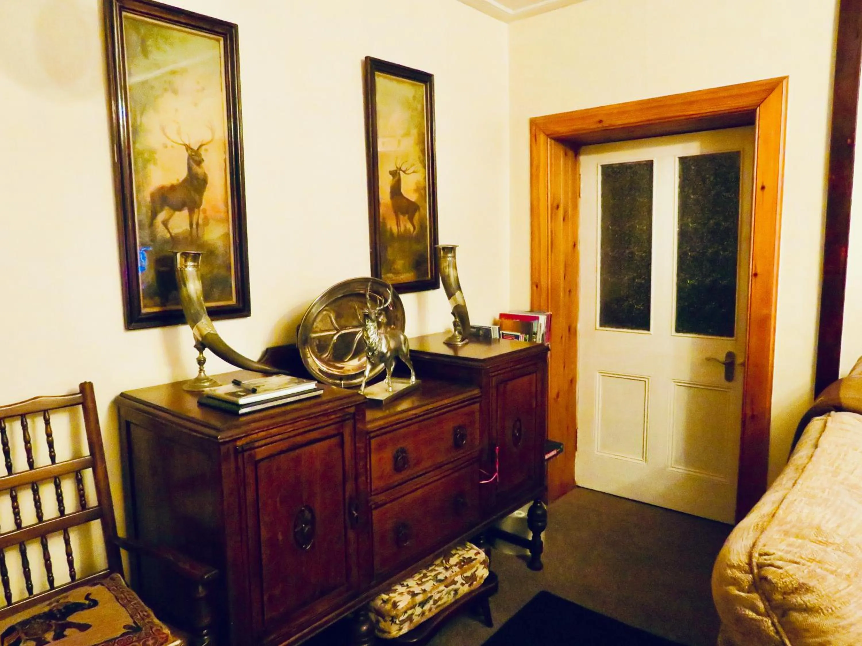 Communal lounge/ TV room in Windhaven Camping and B&B