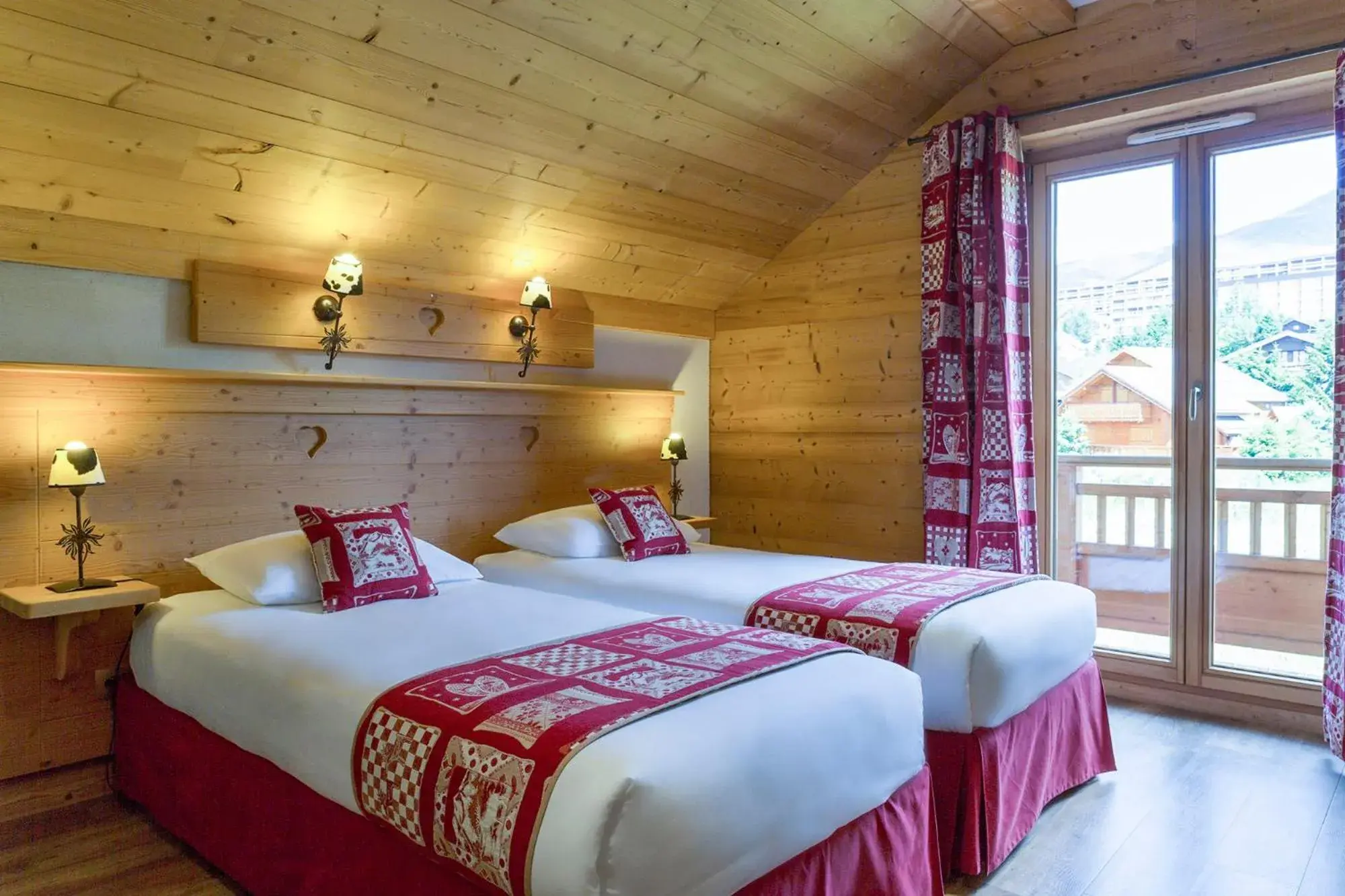 Double or Twin Room in Chalet-Hôtel Le Beausoleil, The Originals Relais Double or Twin Room in Chalet-Hôtel Le Beausoleil, The Originals Relais