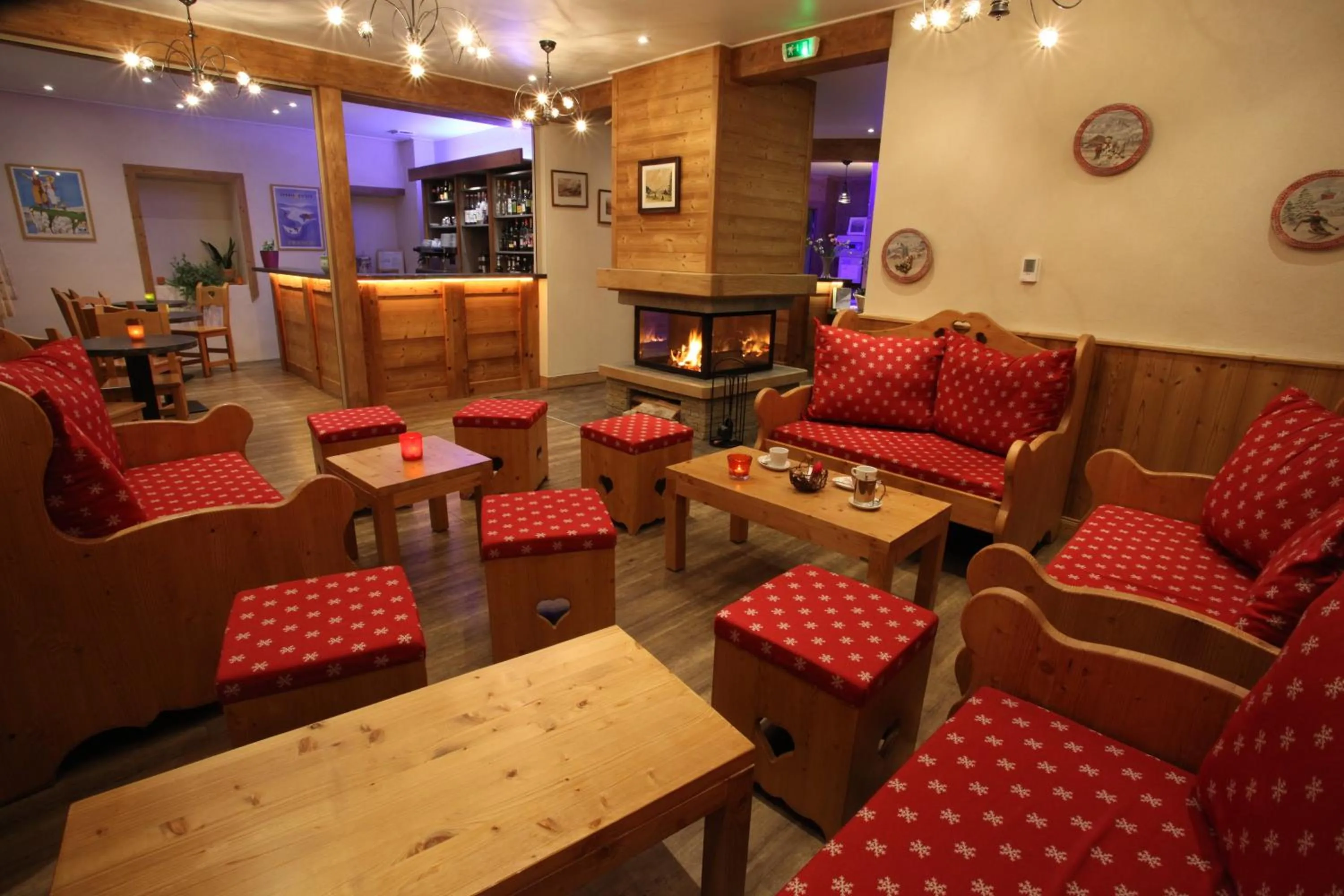 Living room in Chalet-Hôtel Le Beausoleil, The Originals Relais