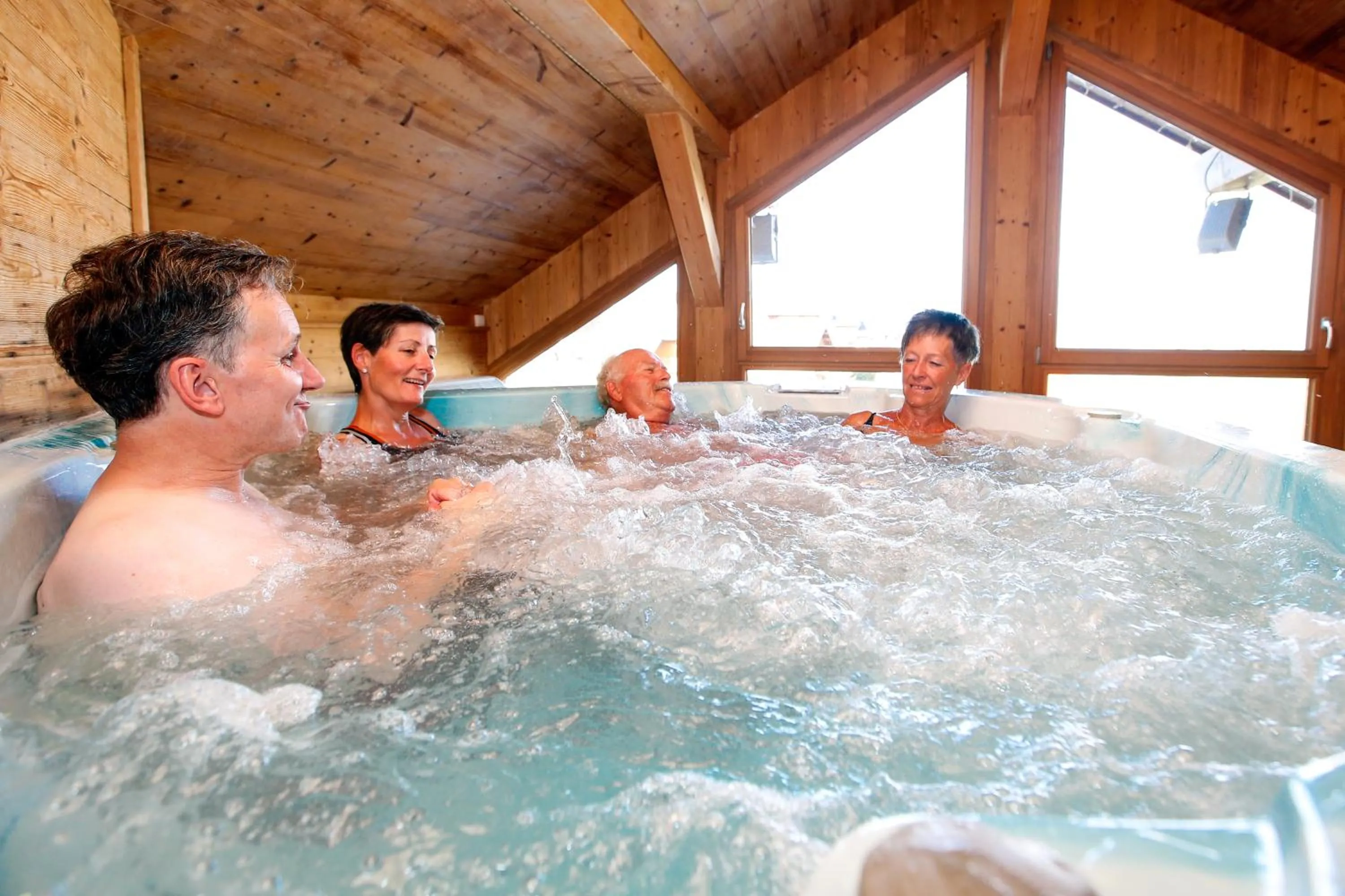 Hot Tub in Chalet-Hôtel Le Beausoleil, The Originals Relais