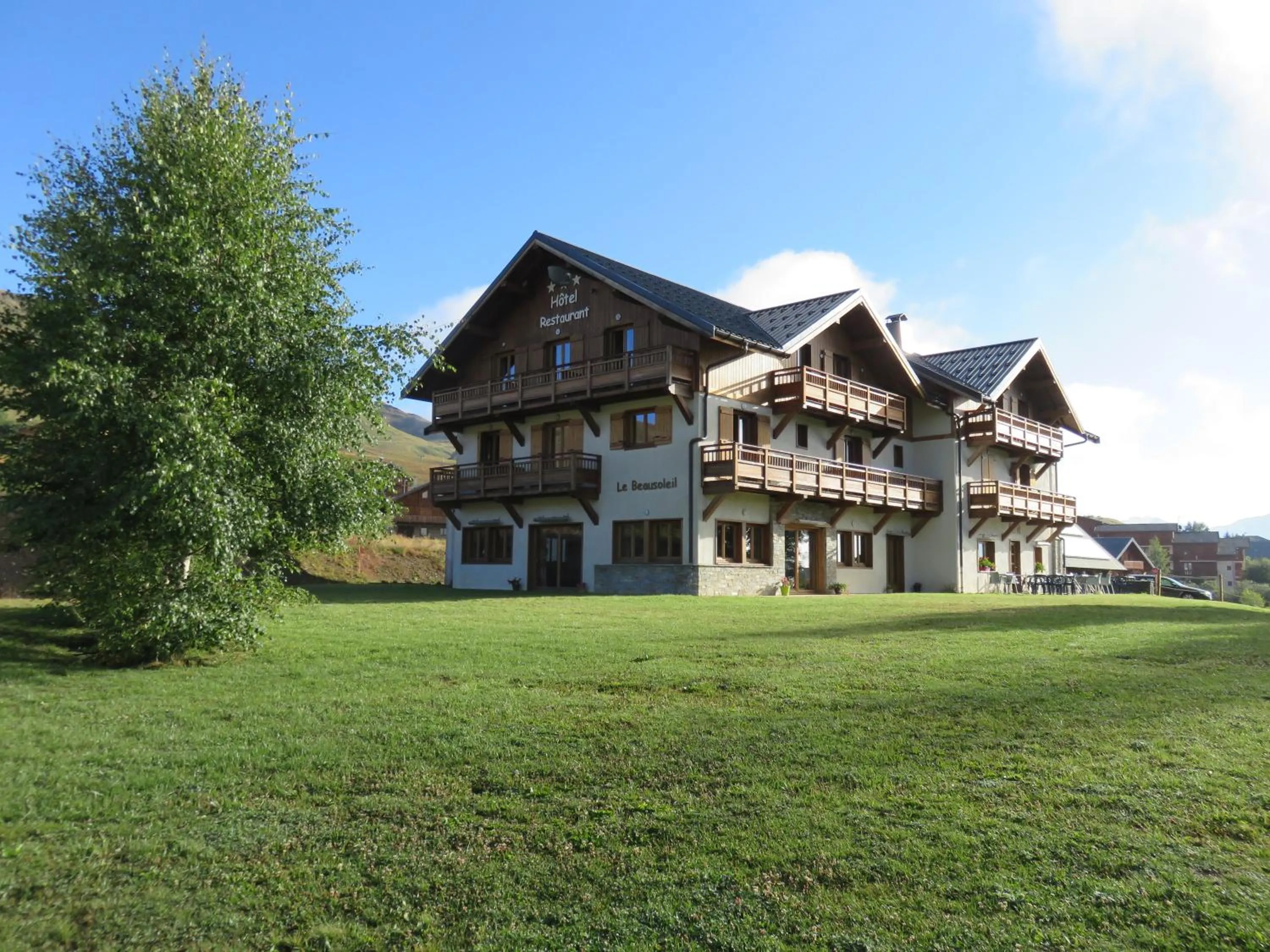 Facade/entrance in Chalet-Hôtel Le Beausoleil, The Originals Relais