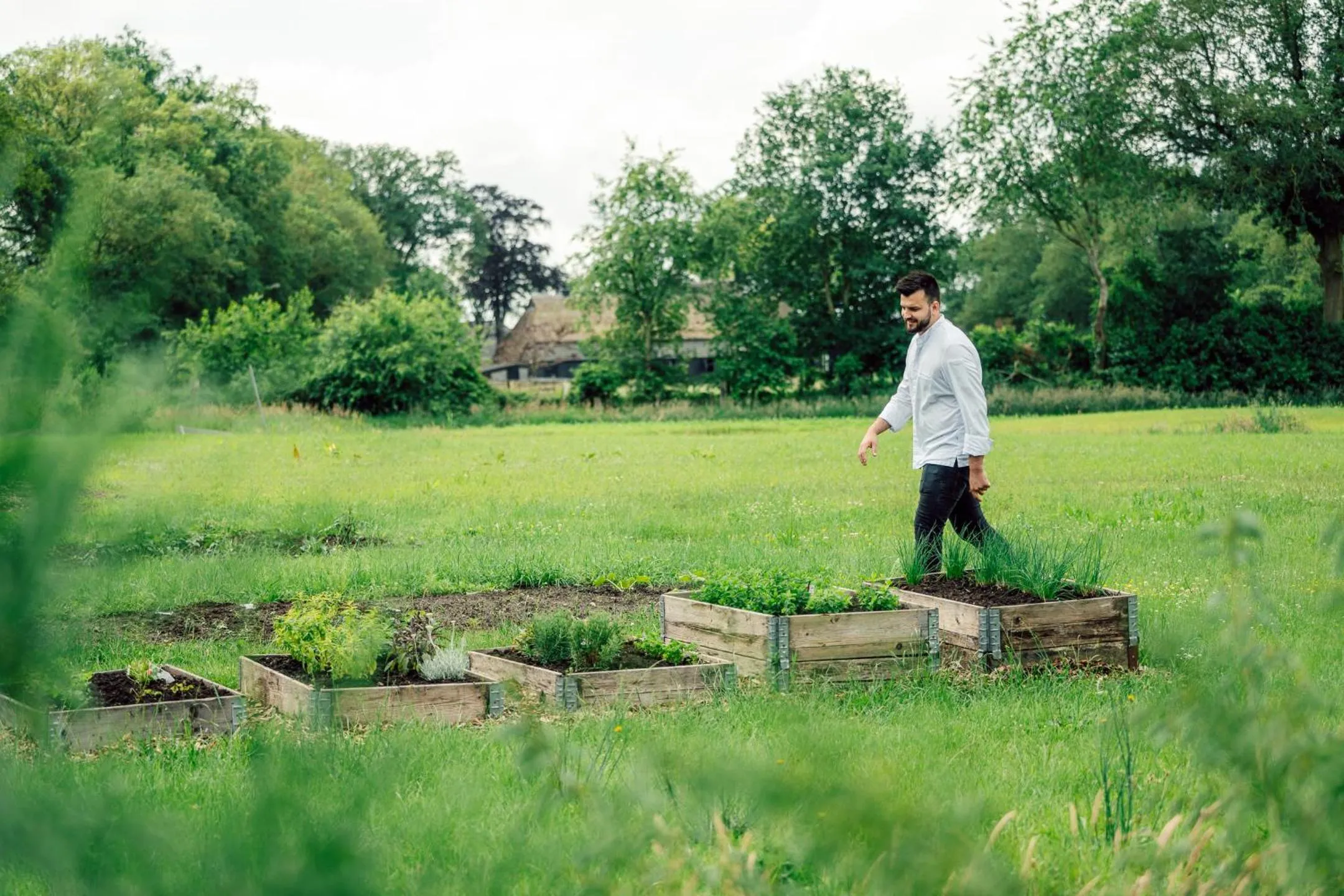 People in LUDIEK eten en slapen
