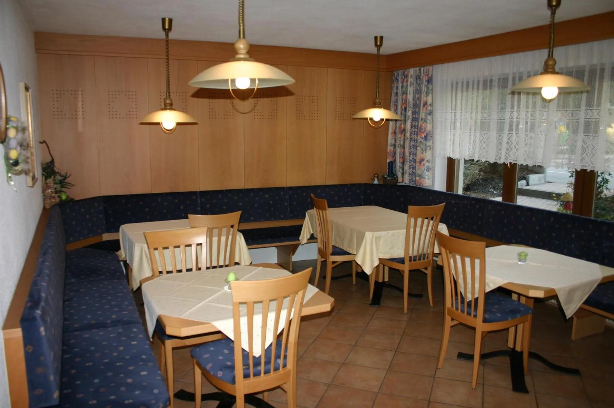 Communal lounge/ TV room in Garni Renzler