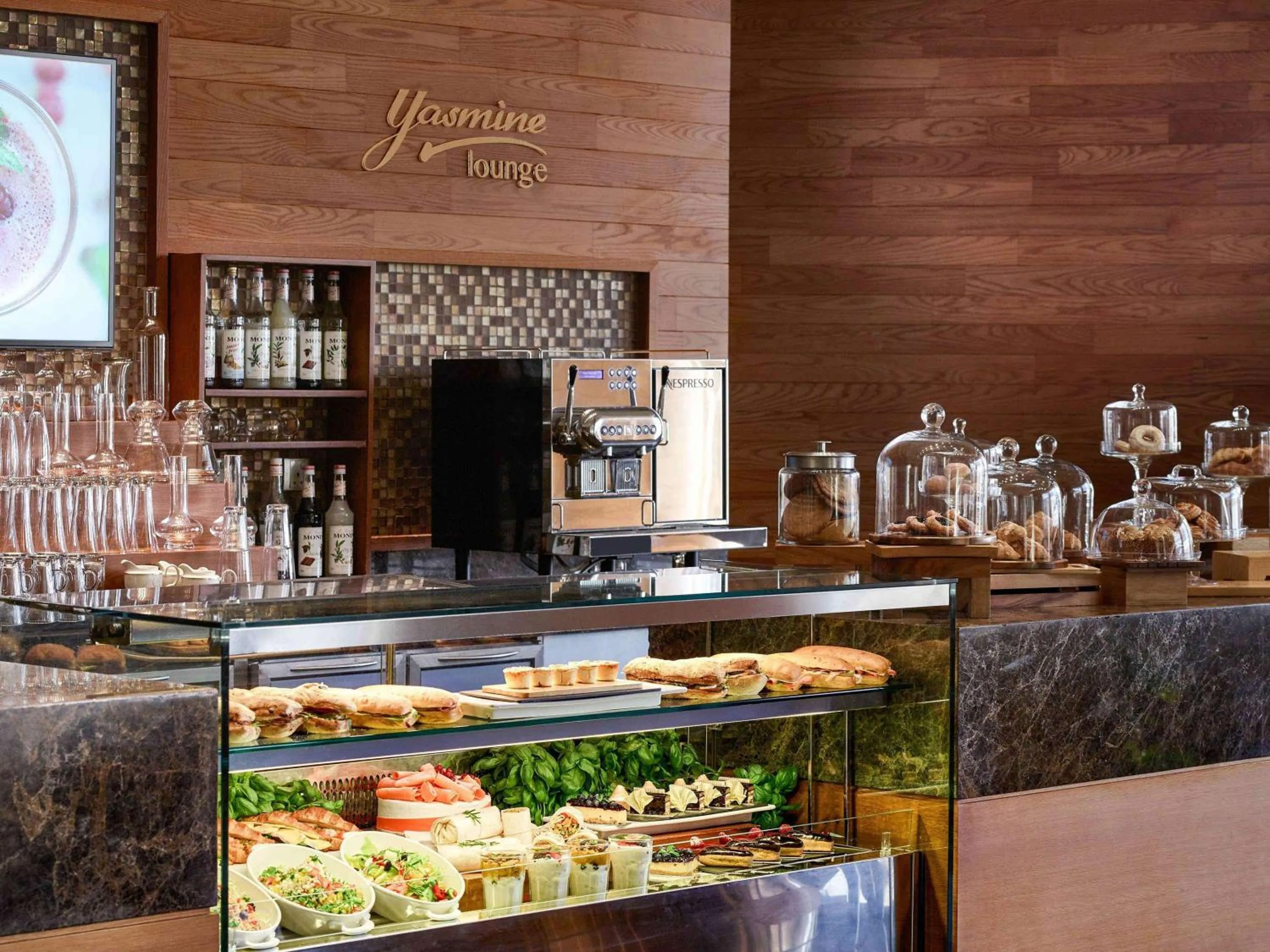 Lounge or bar in Swissôtel Al Ghurair Dubai - Deira & Creek