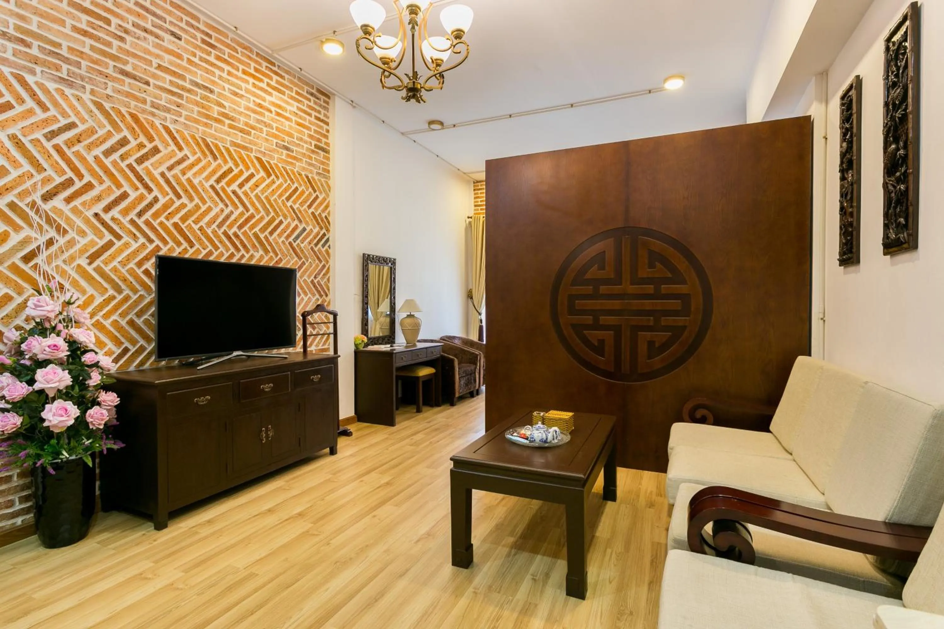 TV and multimedia in Indochine Ben Thanh Hotel & Apartments