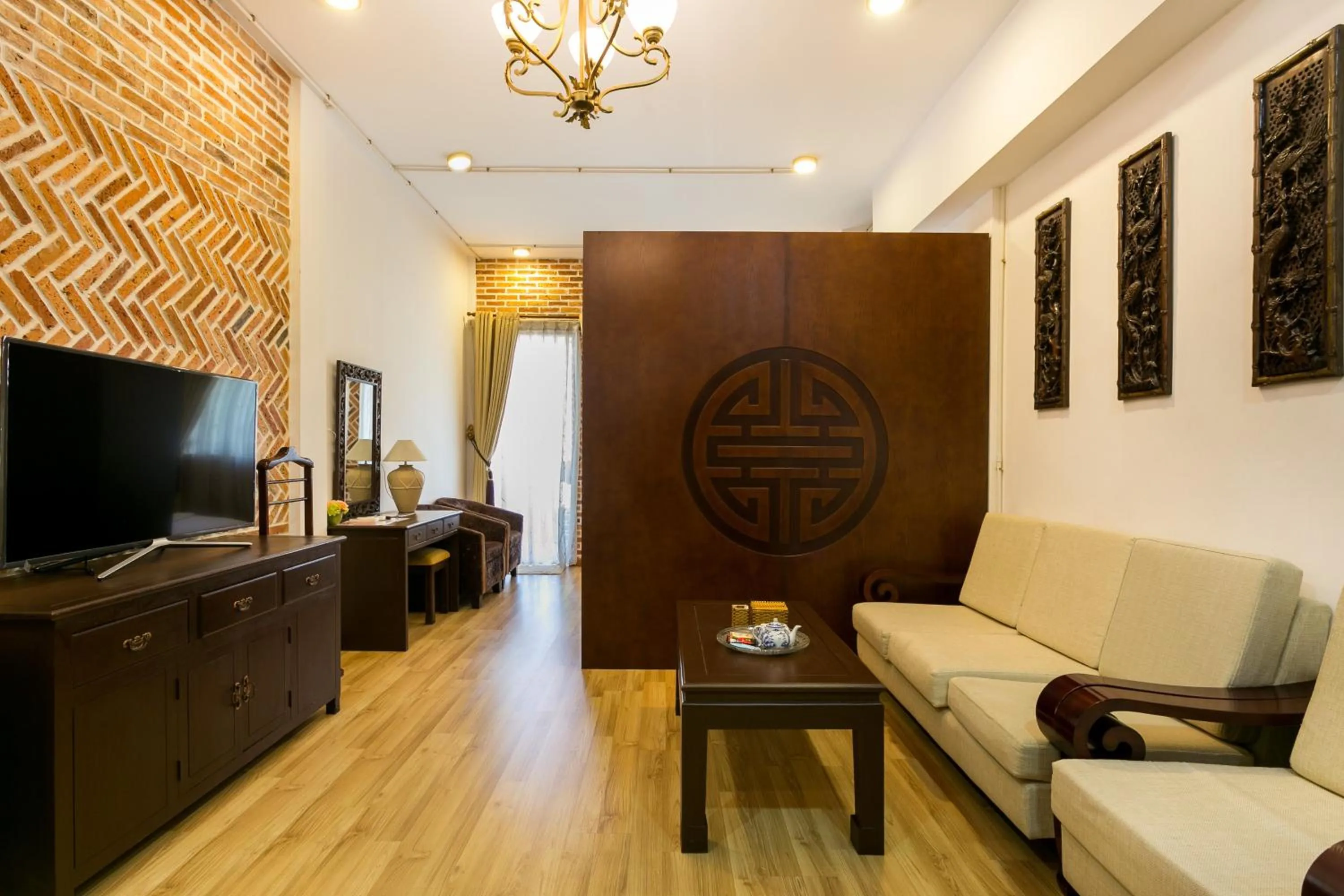 Seating area in Indochine Ben Thanh Hotel & Apartments