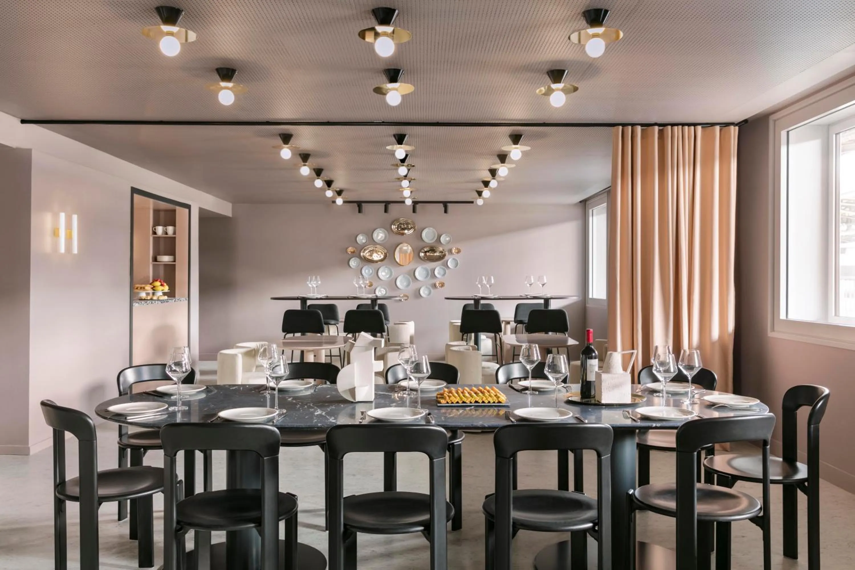 Restaurant/places to eat in OKKO Hotels Paris Gare de l'Est