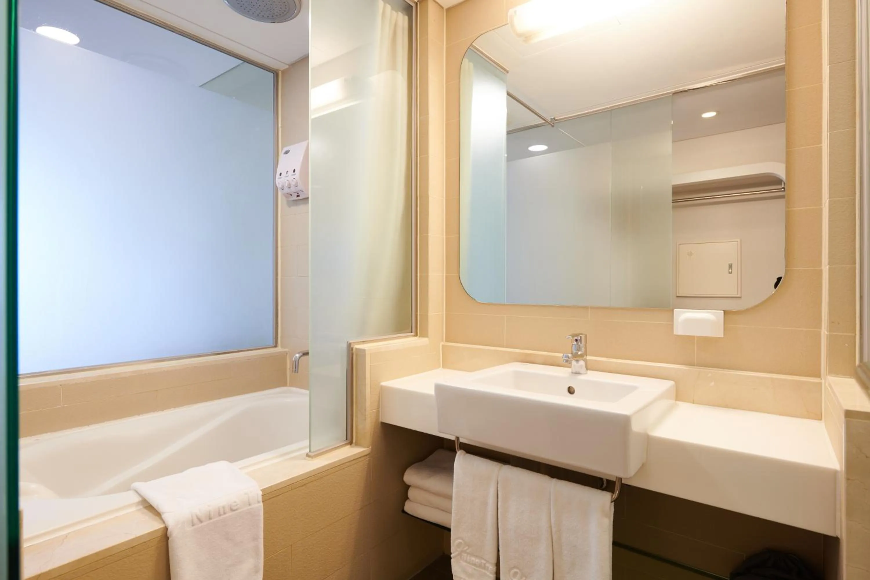 Toilet in Nine Tree by Parnas Seoul Myeongdong 1