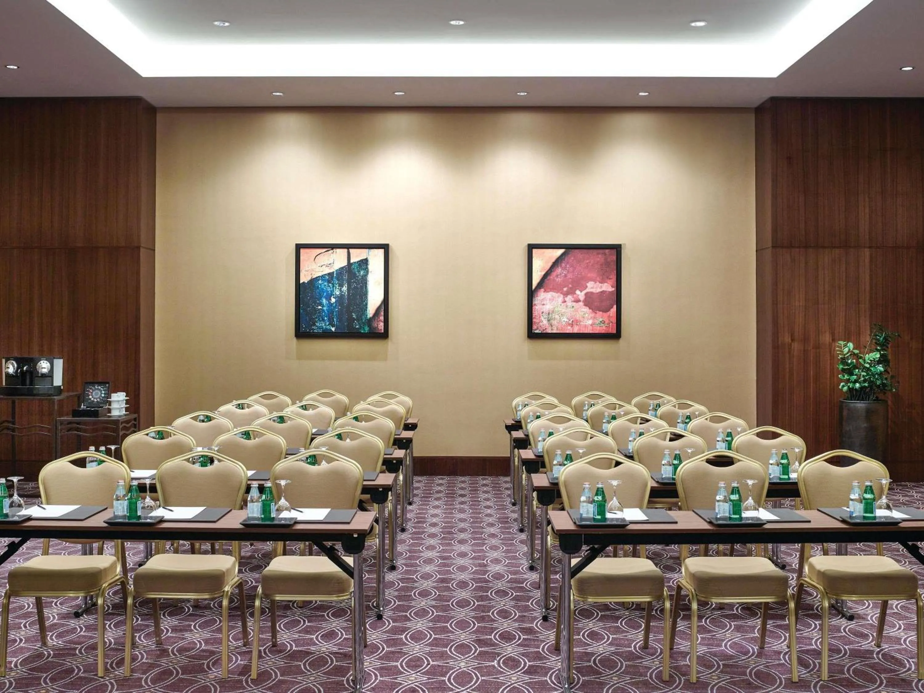 Meeting/conference room in Swissôtel Living Al Ghurair Dubai - Deira - Apartments