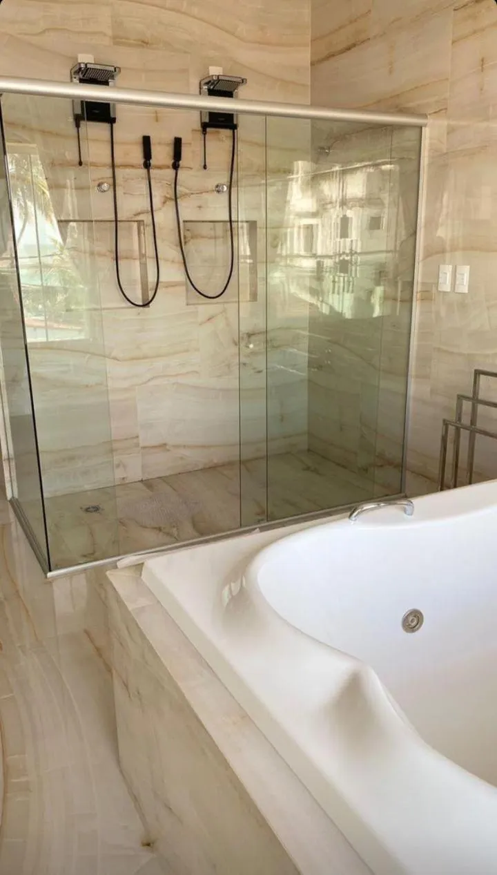 Hot Tub in Relais de Charme Boutique Hotel Pititinga