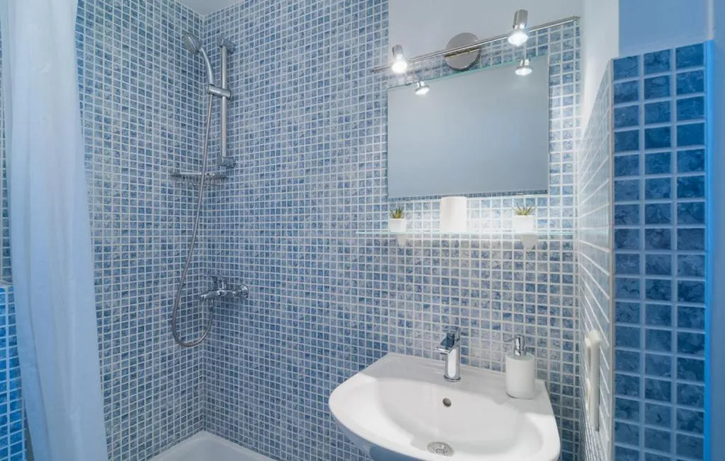 Shower in Villa Anči