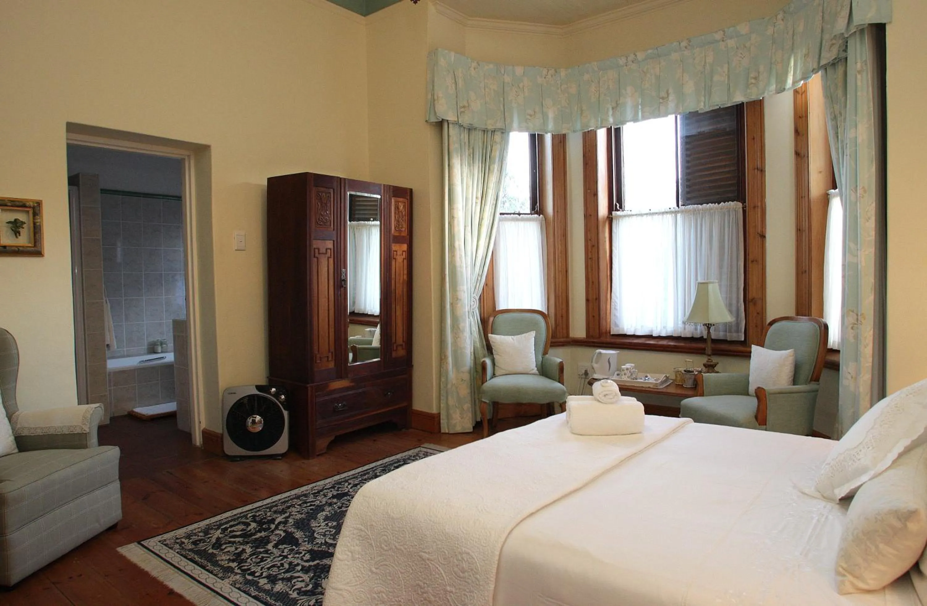 Kingna Lodge Montagu