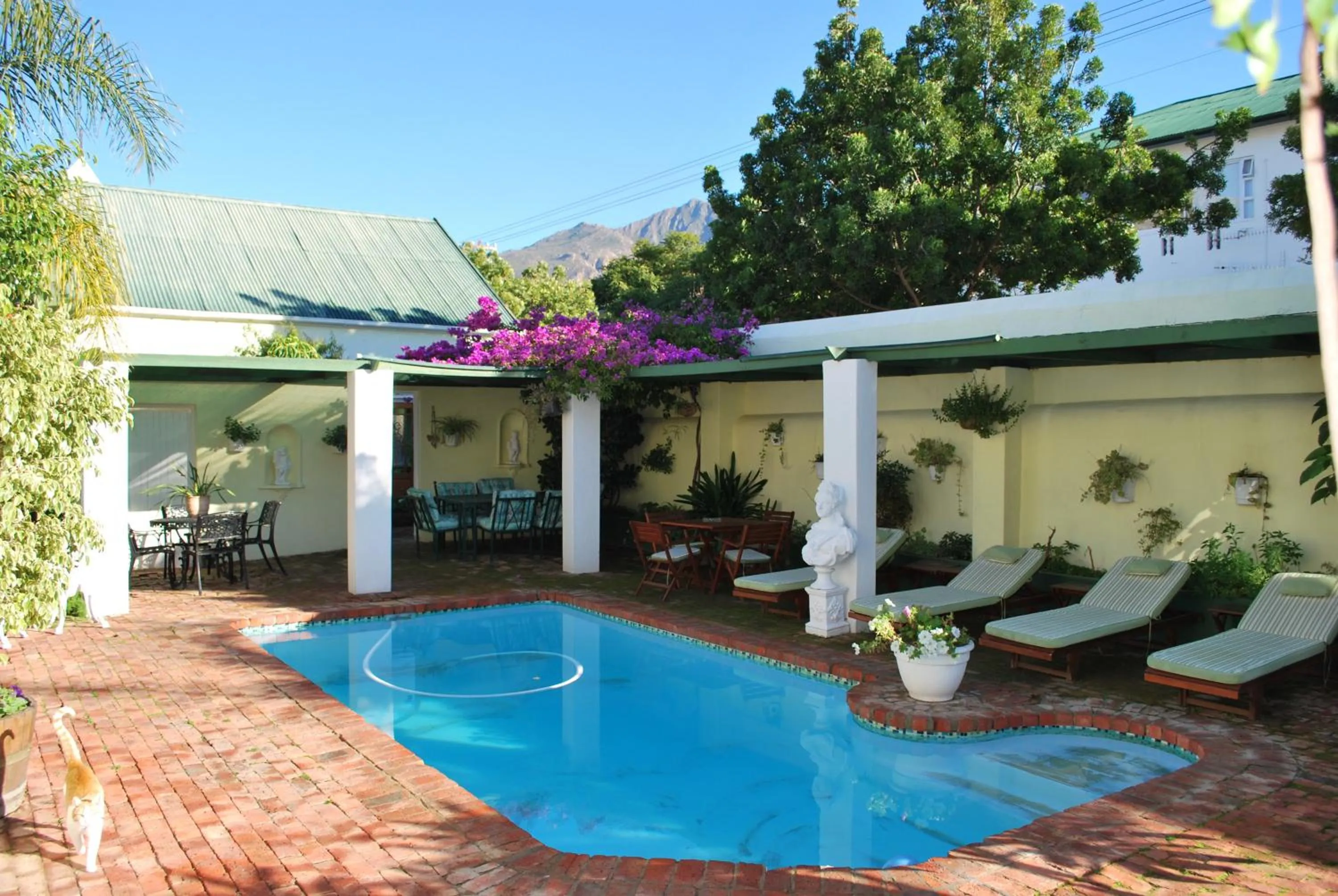 Kingna Lodge Montagu