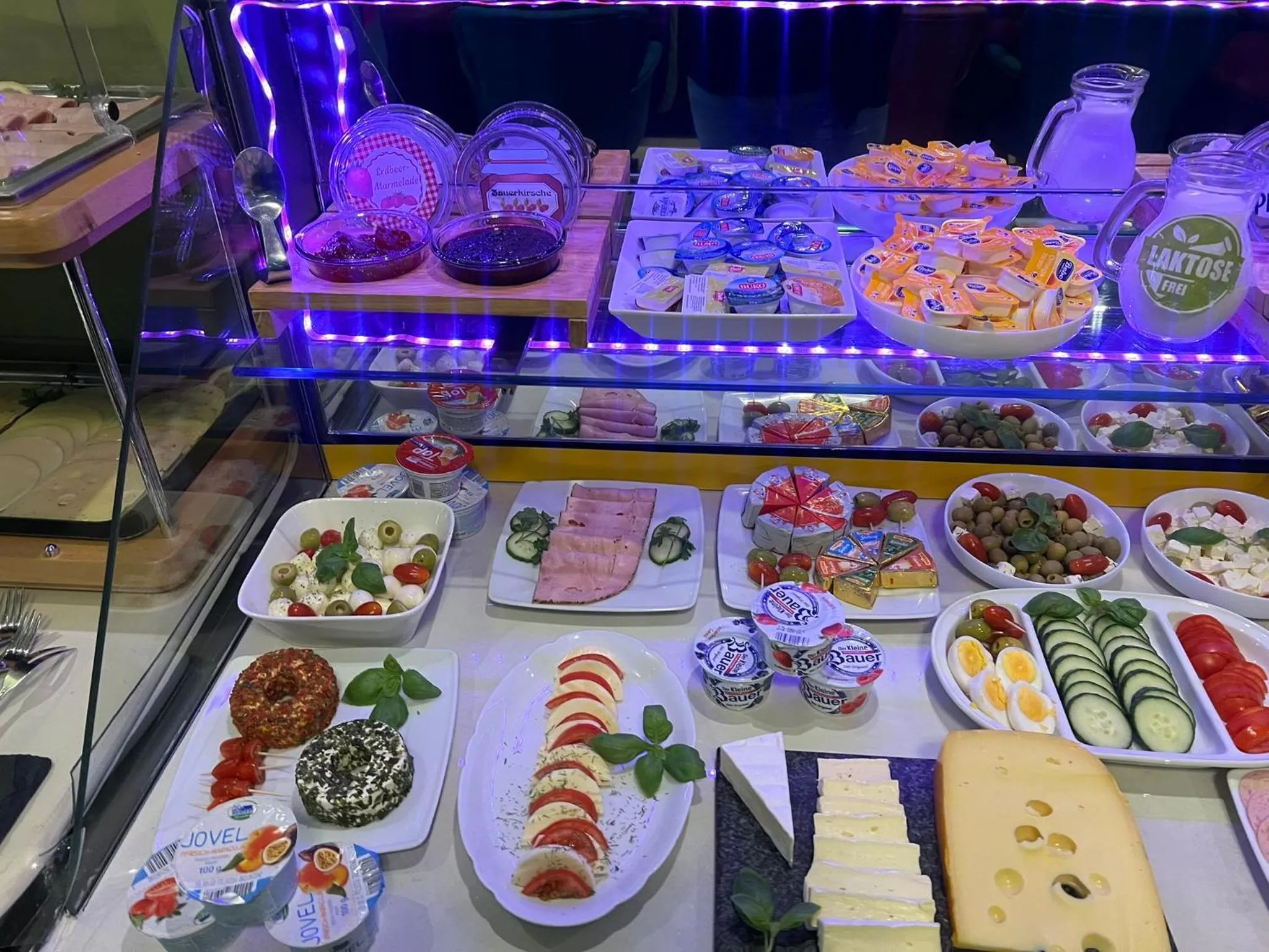 Breakfast in Hotel Cara Vita Cologne