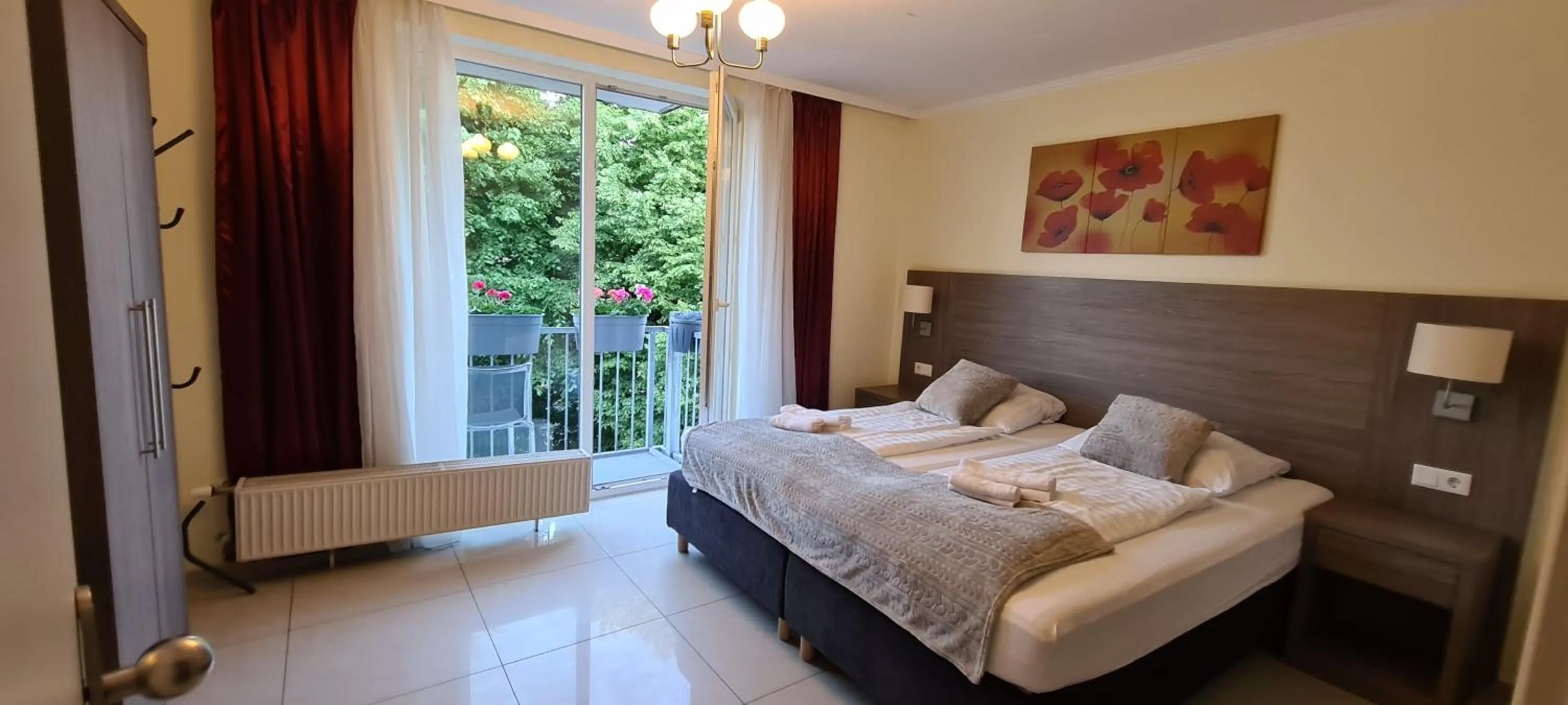 Bedroom, Bed in Hotel Cara Vita Cologne