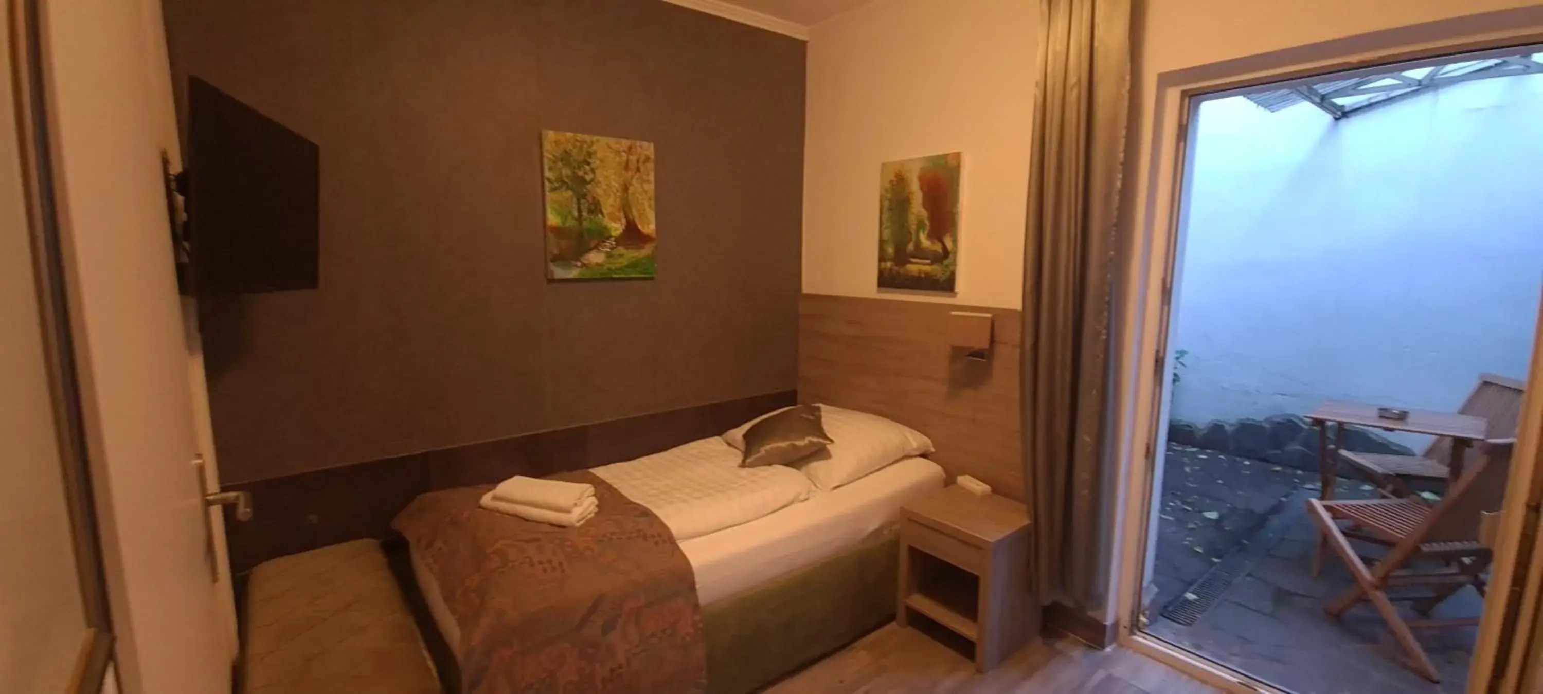 Single Room with Terrace in Hotel Cara Vita Cologne Single Room with Terrace in Hotel Cara Vita Cologne