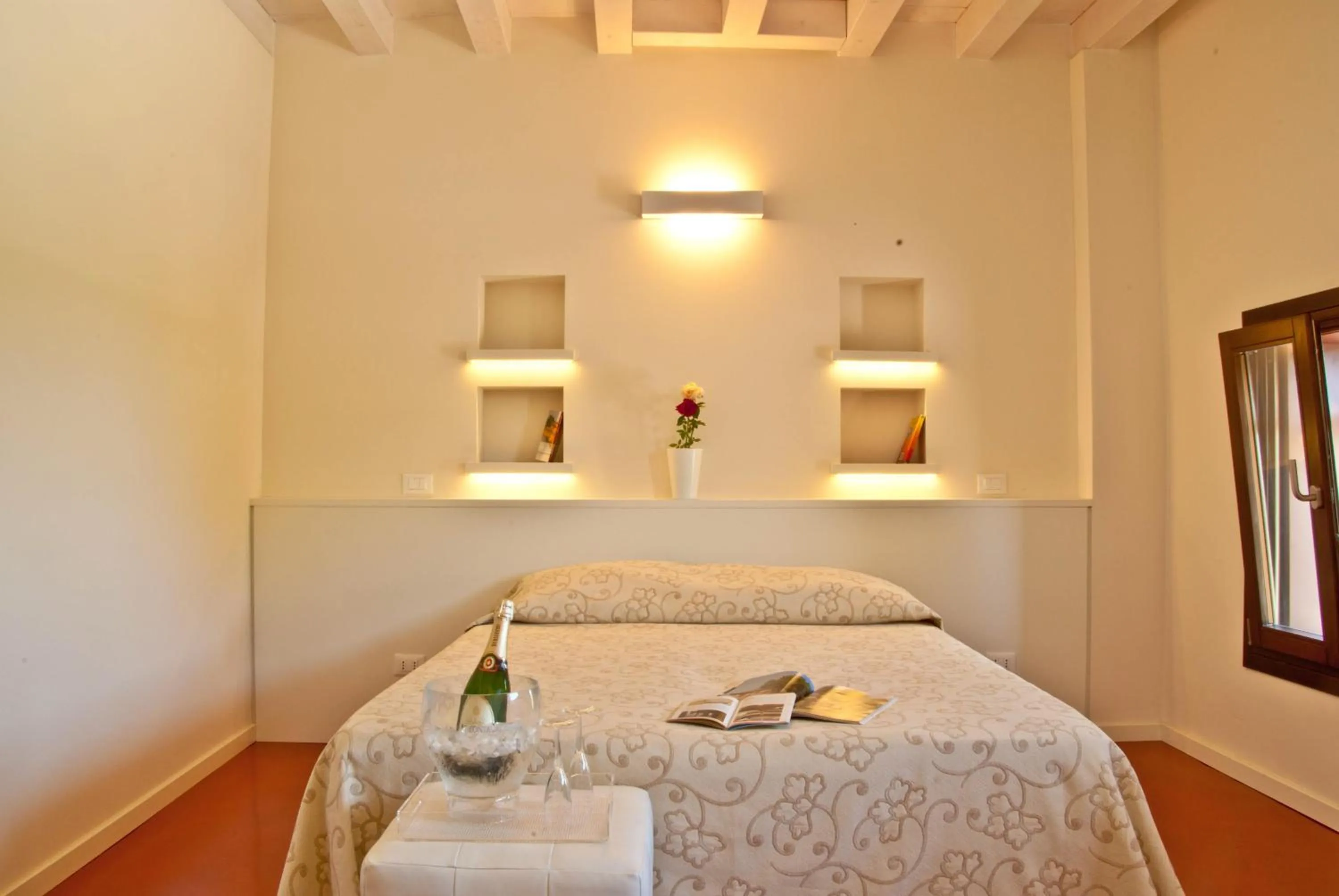 Photo of the whole room, Bed in Principessa Pio